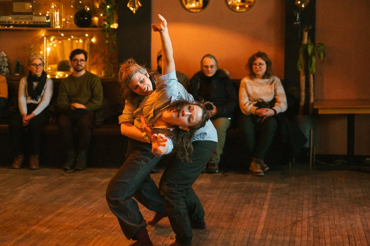 Photo : Llamaryon / Sur la photo : Ariane Voineau et Odile-Amélie Peters