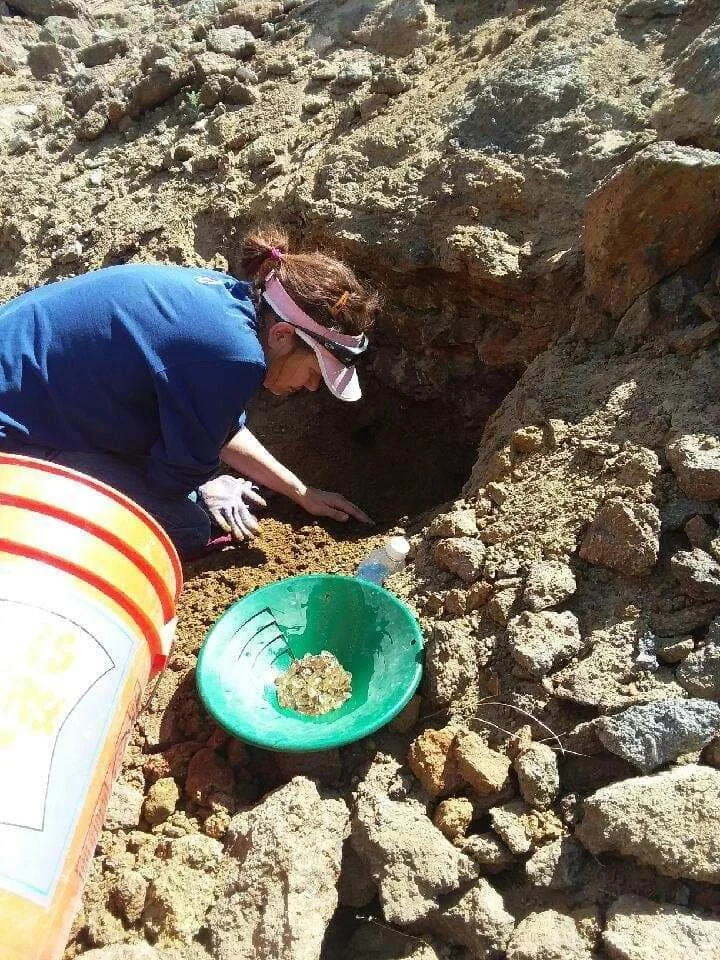 Lija working on a pocket of Sunstones