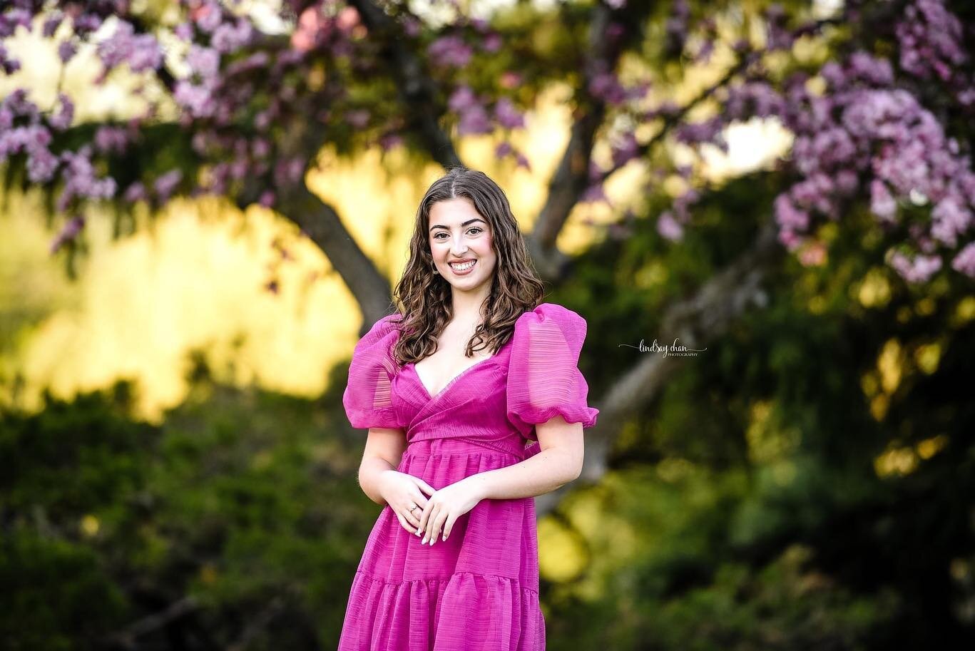 When you can't choose just one shot for a sneak peek, you choose TEN! Congratulations Grace, MVHS Class of 2023 🖤💛

Beautiful inside and out, Grace was a joy to photograph!