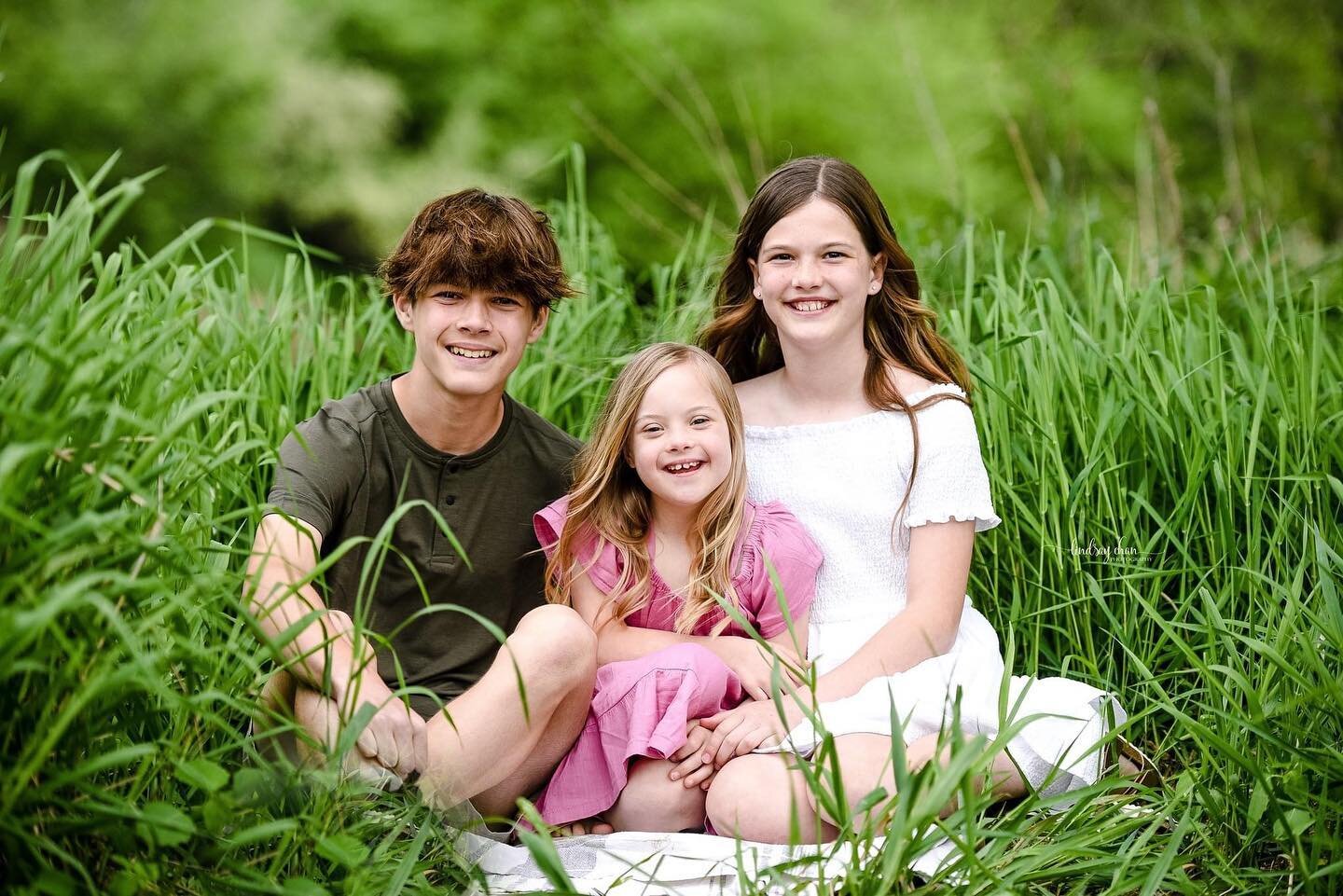 Spring/Summer Sessions are in full swing! I had so much fun with this adorable crew tonight. 

Now Booking through August, more info and online scheduling at www.lindsaychanphotography.com