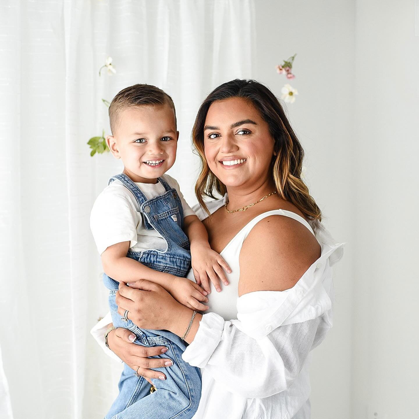 EVERY momma needs to make sure she&rsquo;s IN the photo I with her kiddos every once in a while. 

I had so much fun dreaming up this dreamy set for Marissa and her babies. I&rsquo;m so excited to offer it to everyone this May. Let&rsquo;s hang out! 