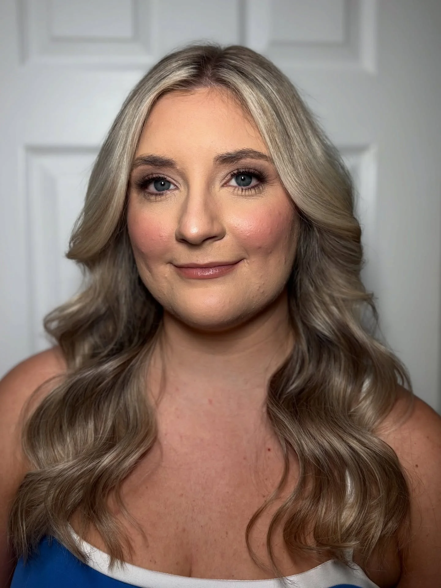 I&rsquo;ve had the pleasure of doing Paige&rsquo;s hair &amp; makeup three times, ever since she was pregnant with her little girl 💕 it&rsquo;s always so fun to catch up on where we left off! 
.
.
.
#stlhairstylist #stlmua #travelinghairstylist