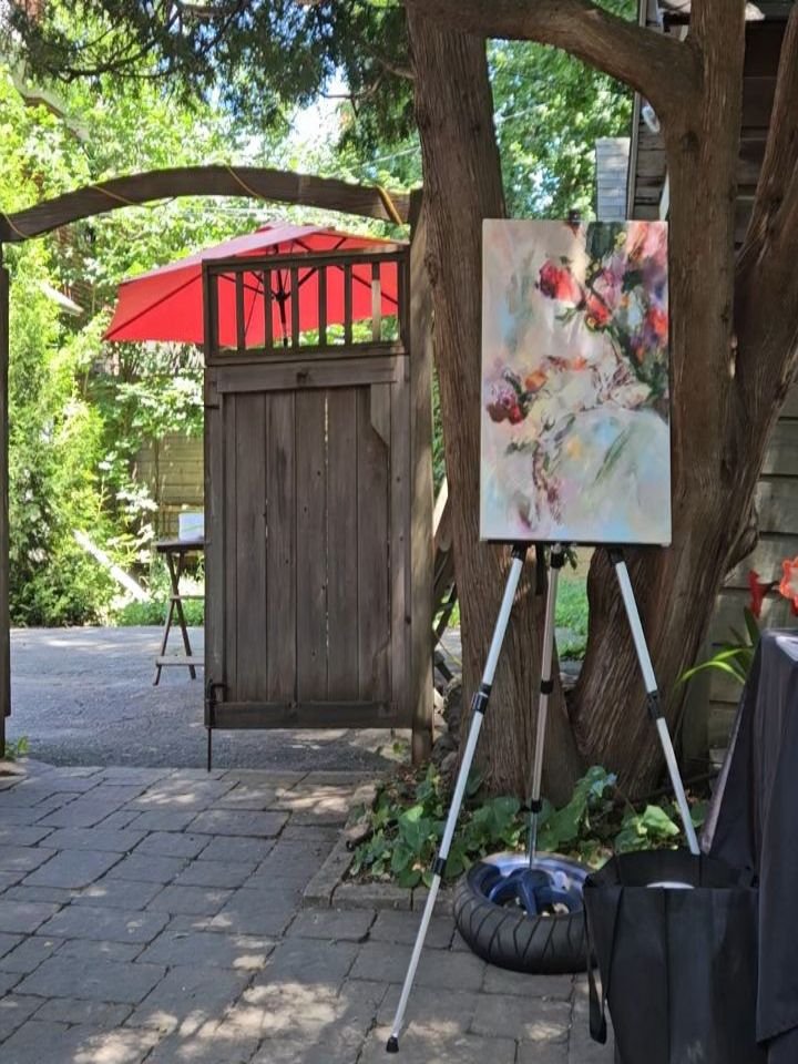 Moments from the Glebe art tour and live painting. Love the flowers and trees 💖 Thank you so much Marisa for hosting me 🥰 We were blessed with beautiful weather this weekend and I loved the conversations with everyone who visited.
@glebe_art_tour