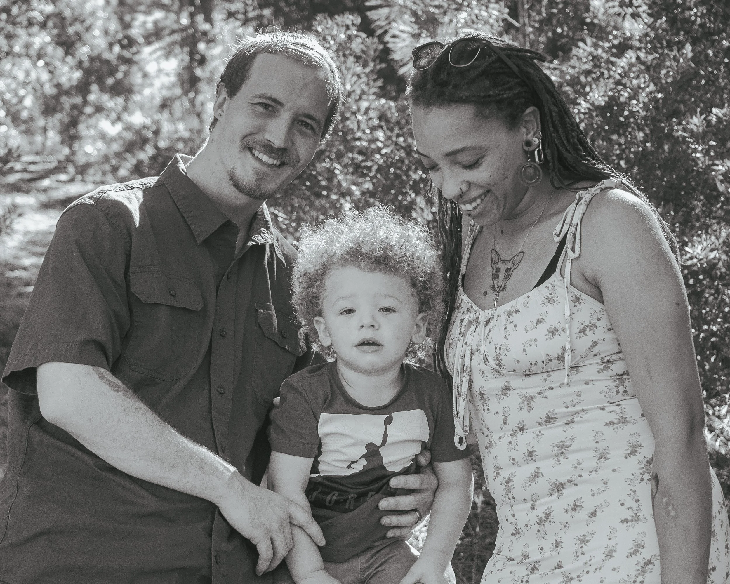 RMBShoots-2025-Hand Family-78.jpg