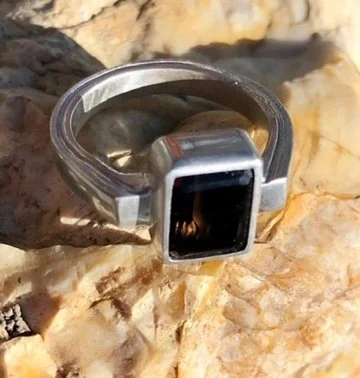 Whisky Quartz Horseshoe Ring