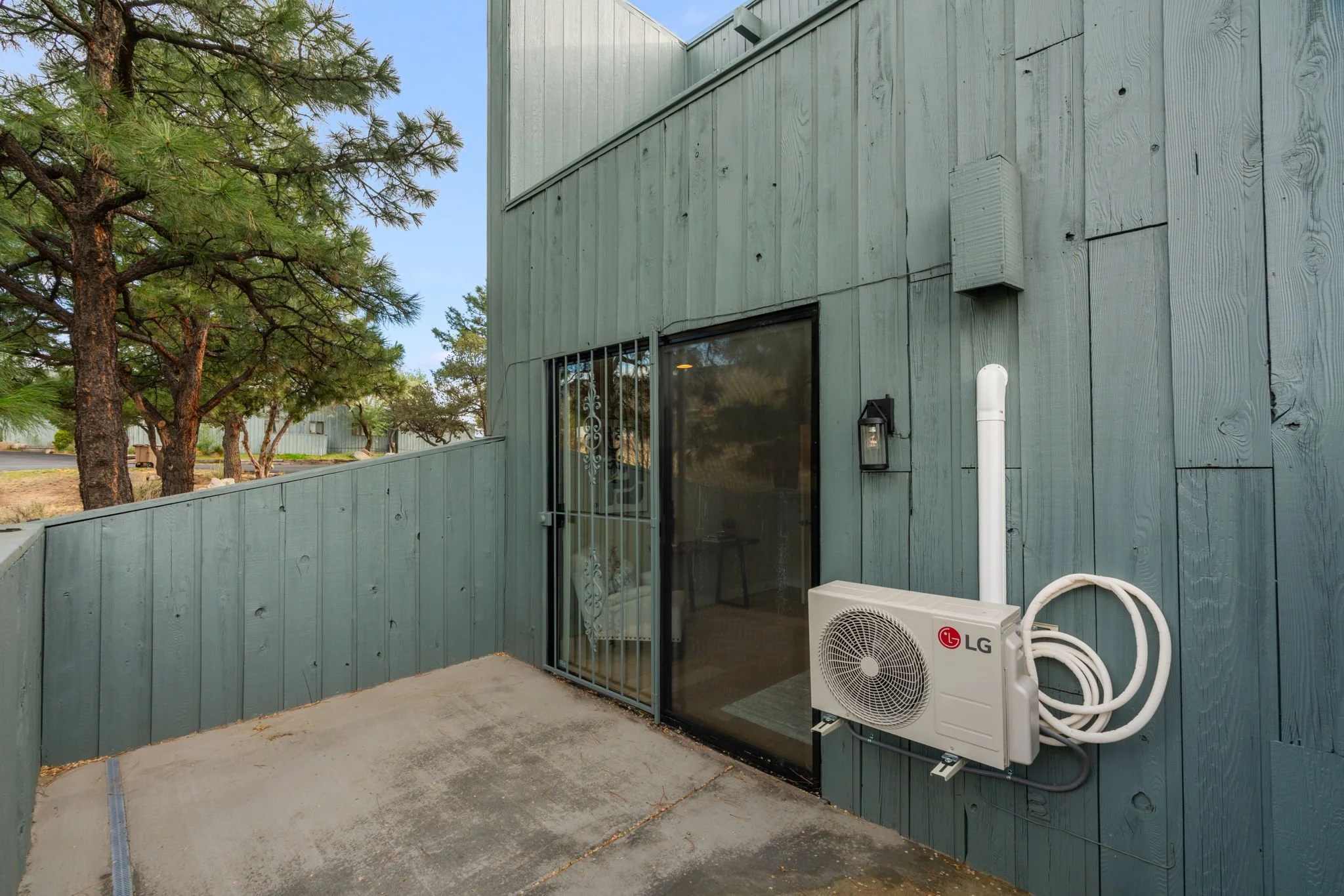 44-web-or-mls-720-tramway-ln-ne.jpg