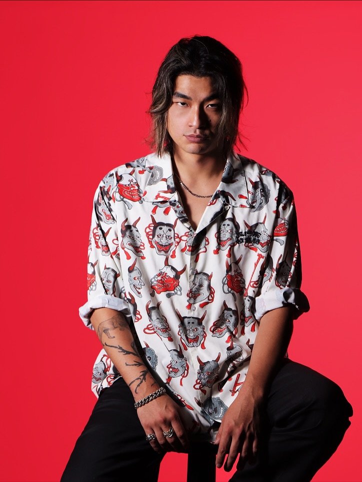 Seeing Red (in the best way possible)🔥 

photographer: @ambiestudios 
model: @gintonap