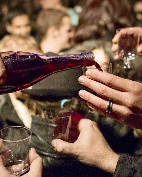 🍷 Beaujolais Nouveau is one week away! And it happens to fall on the same day as our Natural Wine &amp; History of Wine alternative class, on November 20th.

💡Most wine celebrations and styles are steeped in a fascinating history! Like with Beaujol
