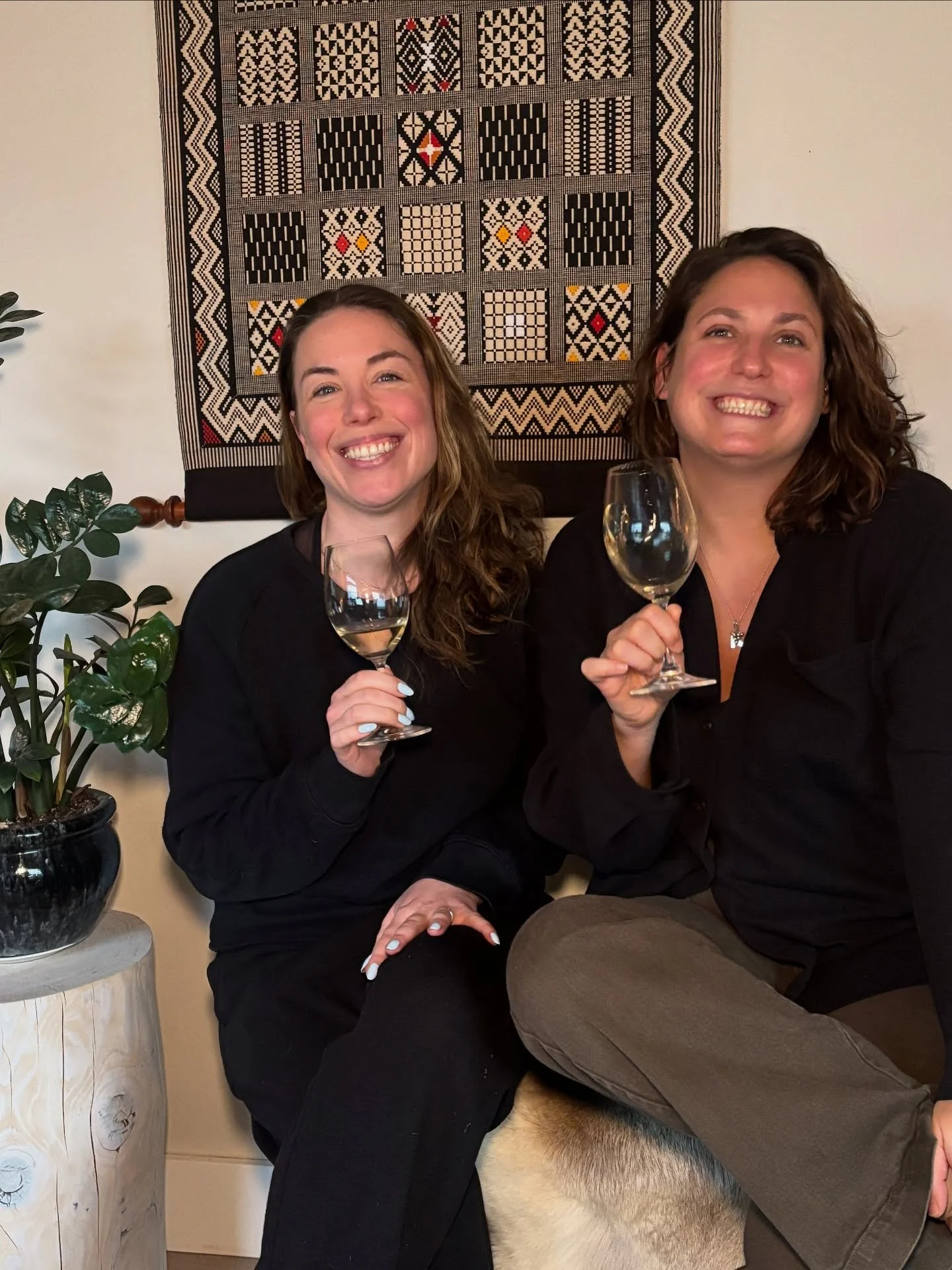 Looking to get your WSET certifications this year and join our community of wine alumni? There is still space in all three (1, 2, 3) levels this winter/spring season. 

📚 L1 starts as soon as February 21st and is taught by @mtlittleford 

📚 L2 star