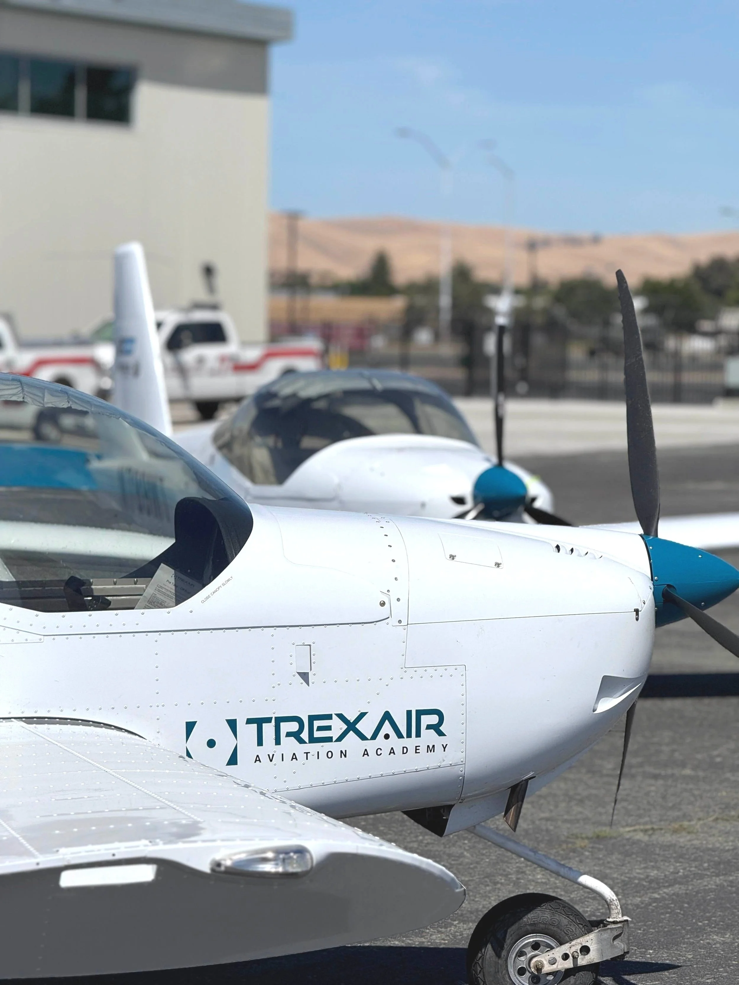 TrexAir Aviation Academy Van's RV-12is N789MT – 2025 modern light sport training aircraft with TrexAir branding at Buchanan Field; ideal for student pilots seeking affordable PPL and instrument rating training near San Francisco Bay Area
