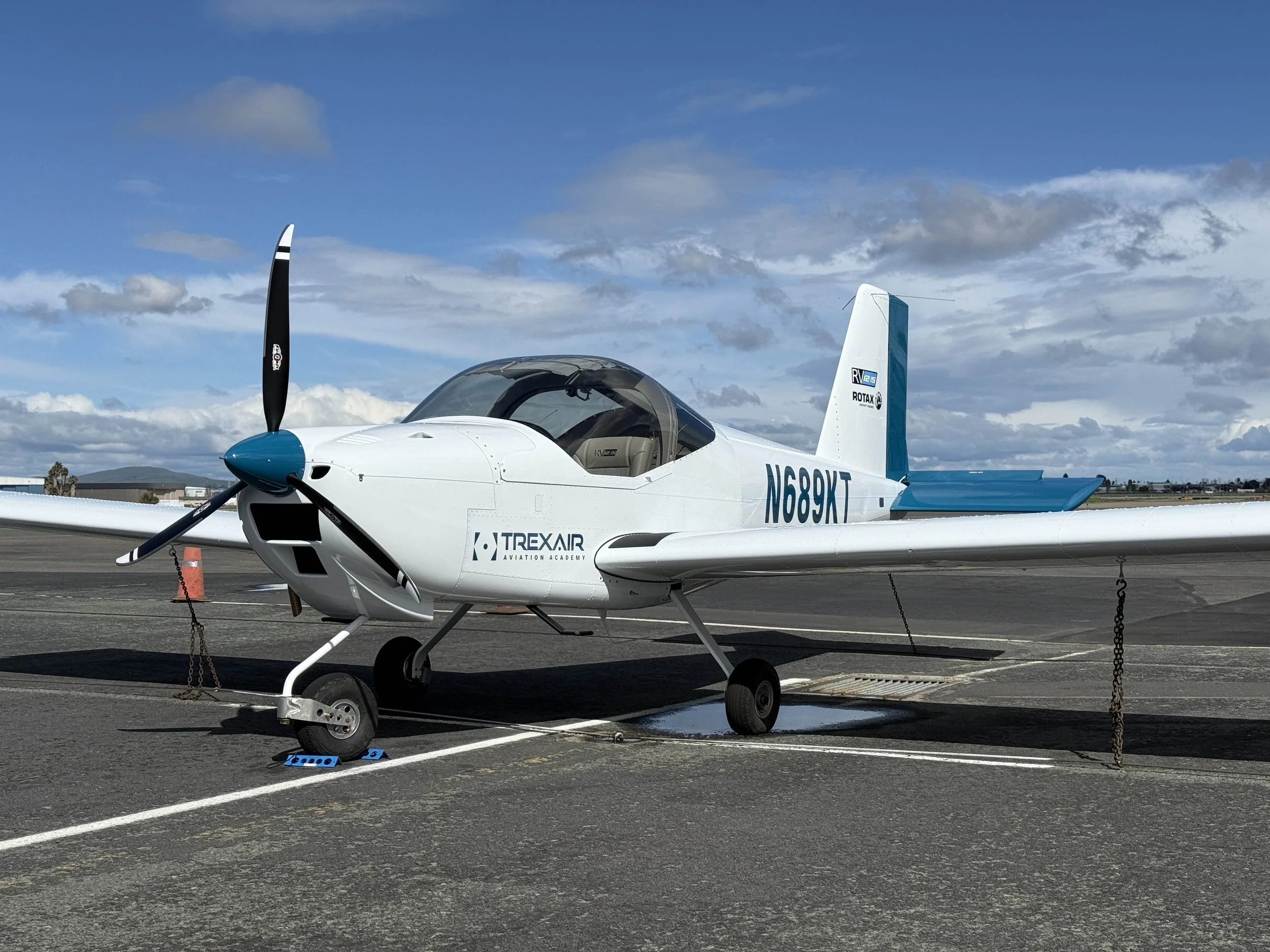 TrexAir Aviation Academy Van's RV-12is N689KT – 2025 factory-new modern light sport training aircraft powered by Rotax 912iS FADEC engine with Sensenich carbon fiber propeller at Buchanan Field Concord California
