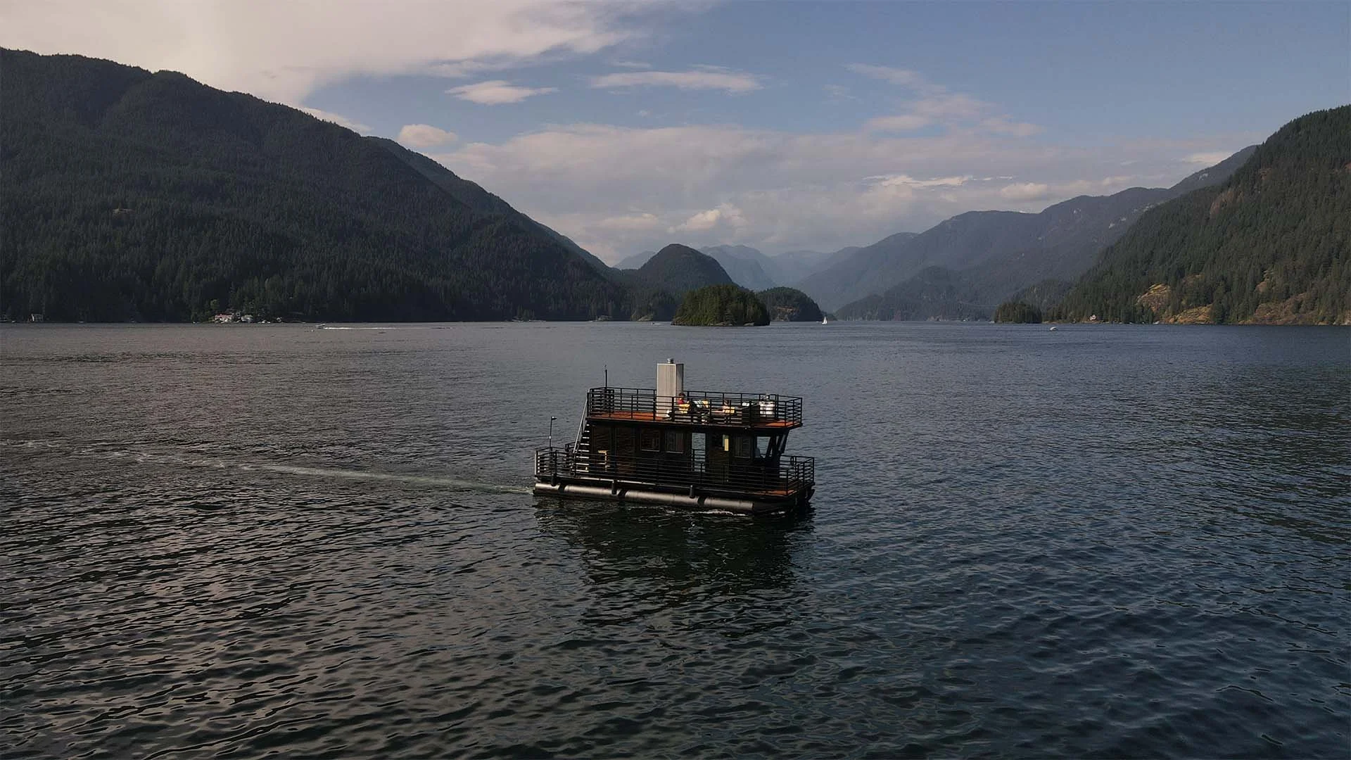 gallery-sauna-boat-driving-indian-arm.jpg (Copy)