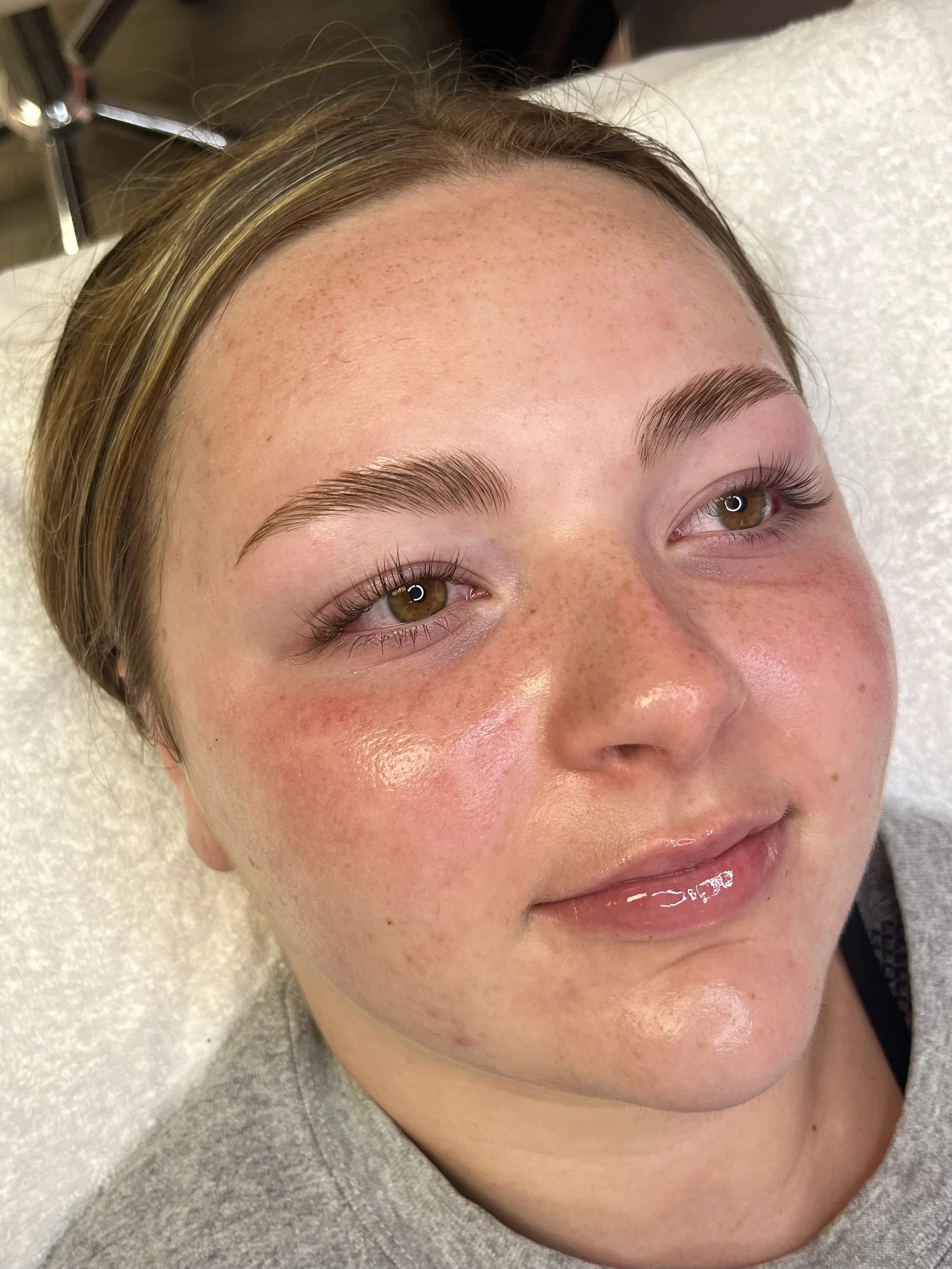 Brow Lamination & Shaping