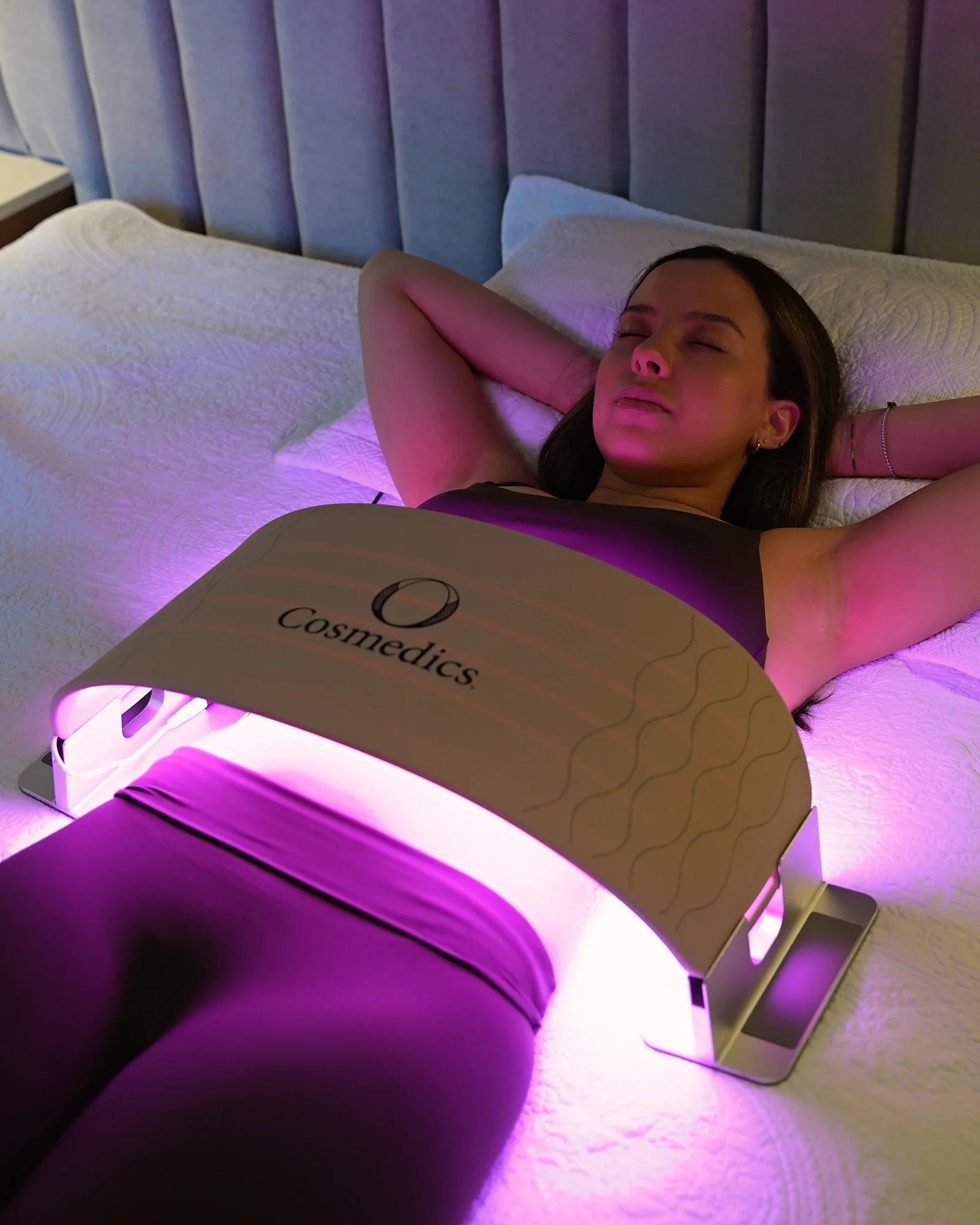 OCOSMEDICS-beauty-device-infrared-light-therapy-00RLED-O-LED-Light-Therapy-p6.jpg.webp