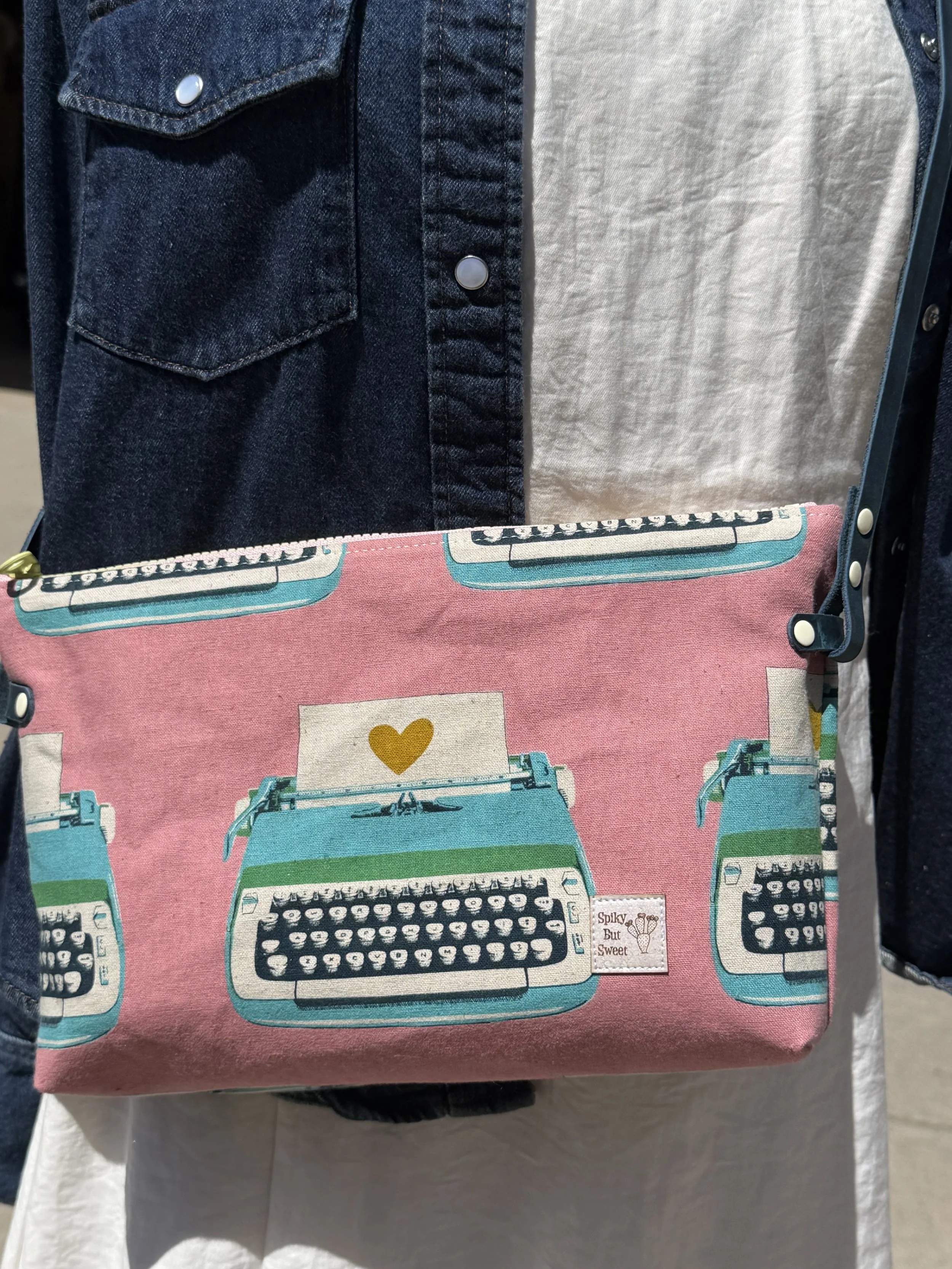 Chic Canvas Shoulder Bag