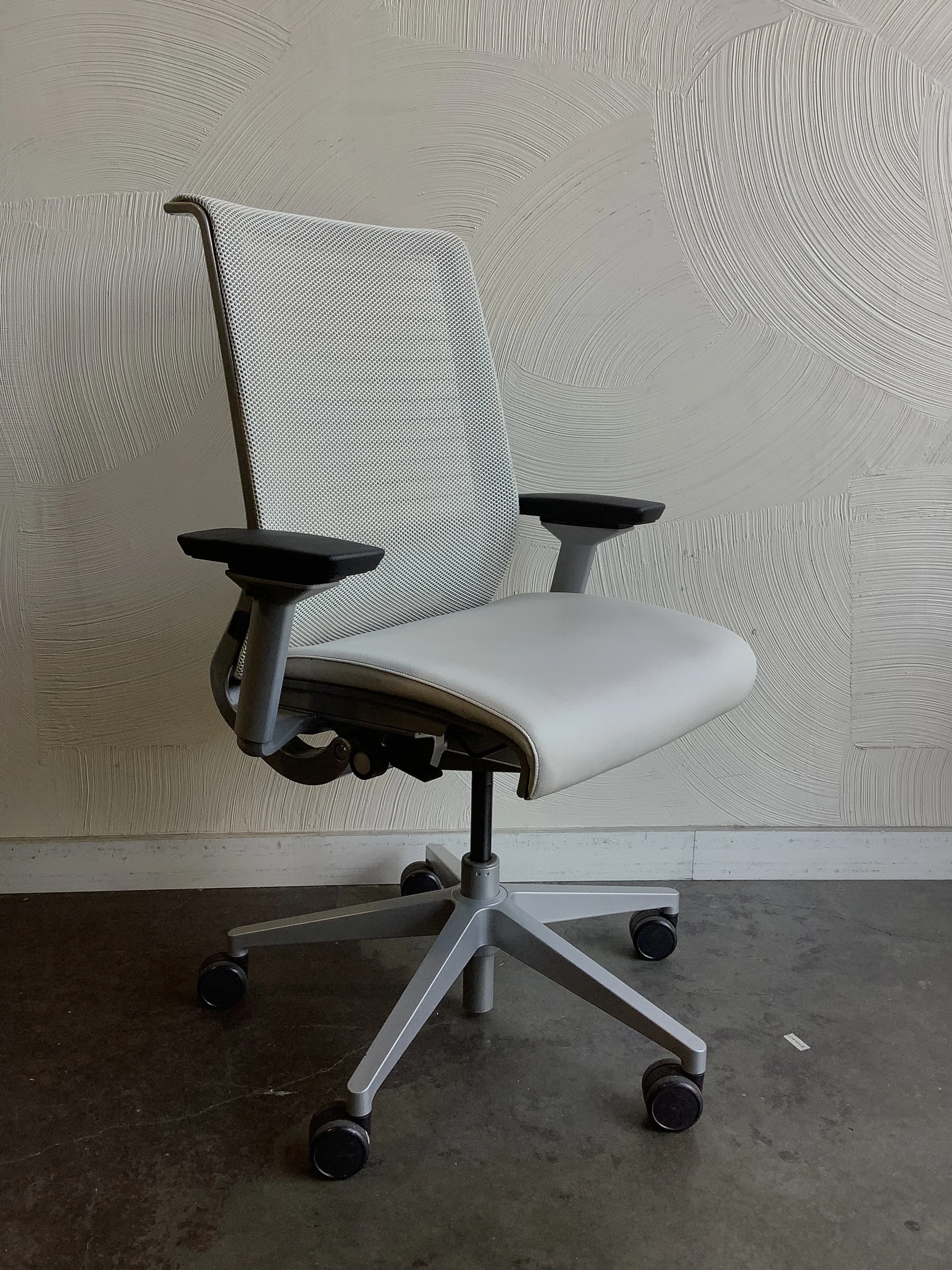 Steelcase Think Chair V1