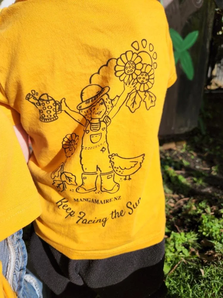 mangamaire_sunflower_field_keep_facing_the_sun_tshirt.jpeg