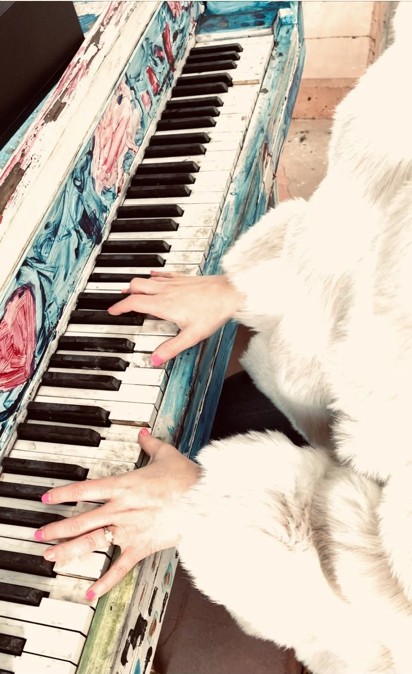 Piano Close .jpg