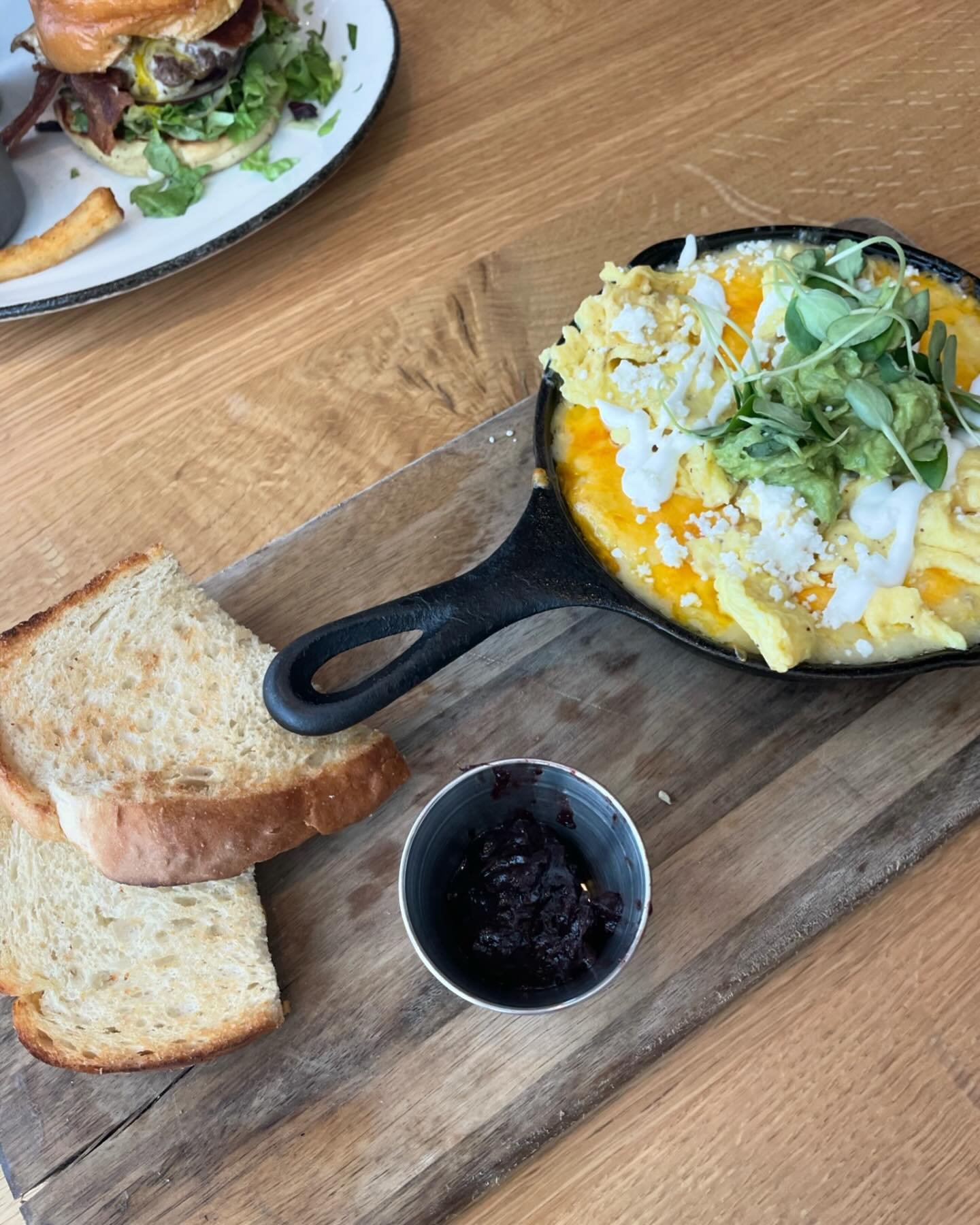 Let&rsquo;s talk brunch! Here&rsquo;s a locals guide on where to go for a leisurely late breakfast in Fredericksburg ☕️🥞

+ Hill &amp; Vine - delicious, southern style menu and great vibe
+ Rock Haus - best to grab coffee and ~pain au chocolate~ 🥐 