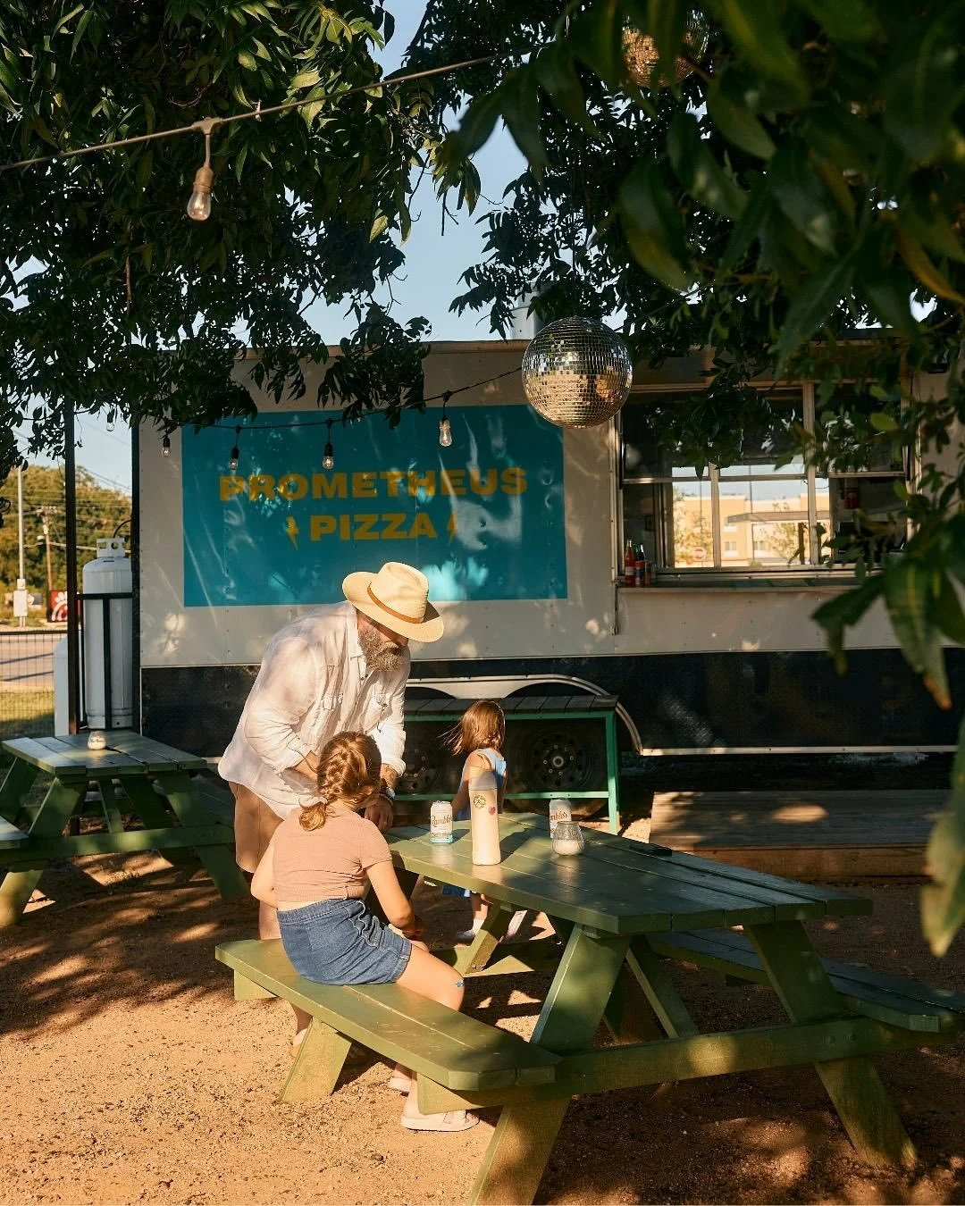 Wood-fired, locally loved, and best enjoyed under the Texas sky!

Prometheus Pizza is one of our favorite Fredericksburg stops - grab a pie and a bottle of wine from town for your Porch Light getaway!

📸 @mackenzie.smithphoto
