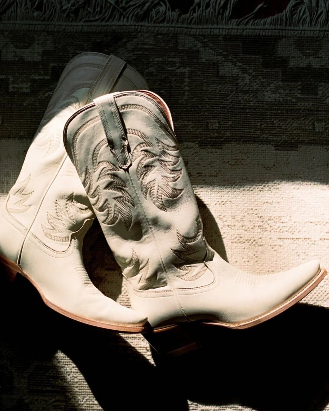 Grab your boots and make your way to Fredericksburg &mdash; the wineries, the views, and your next stay are waiting.
Whether you&rsquo;re here for a weekend escape or a slow-paced reset, we&rsquo;ve got the perfect spot to land.

Book your trip at th