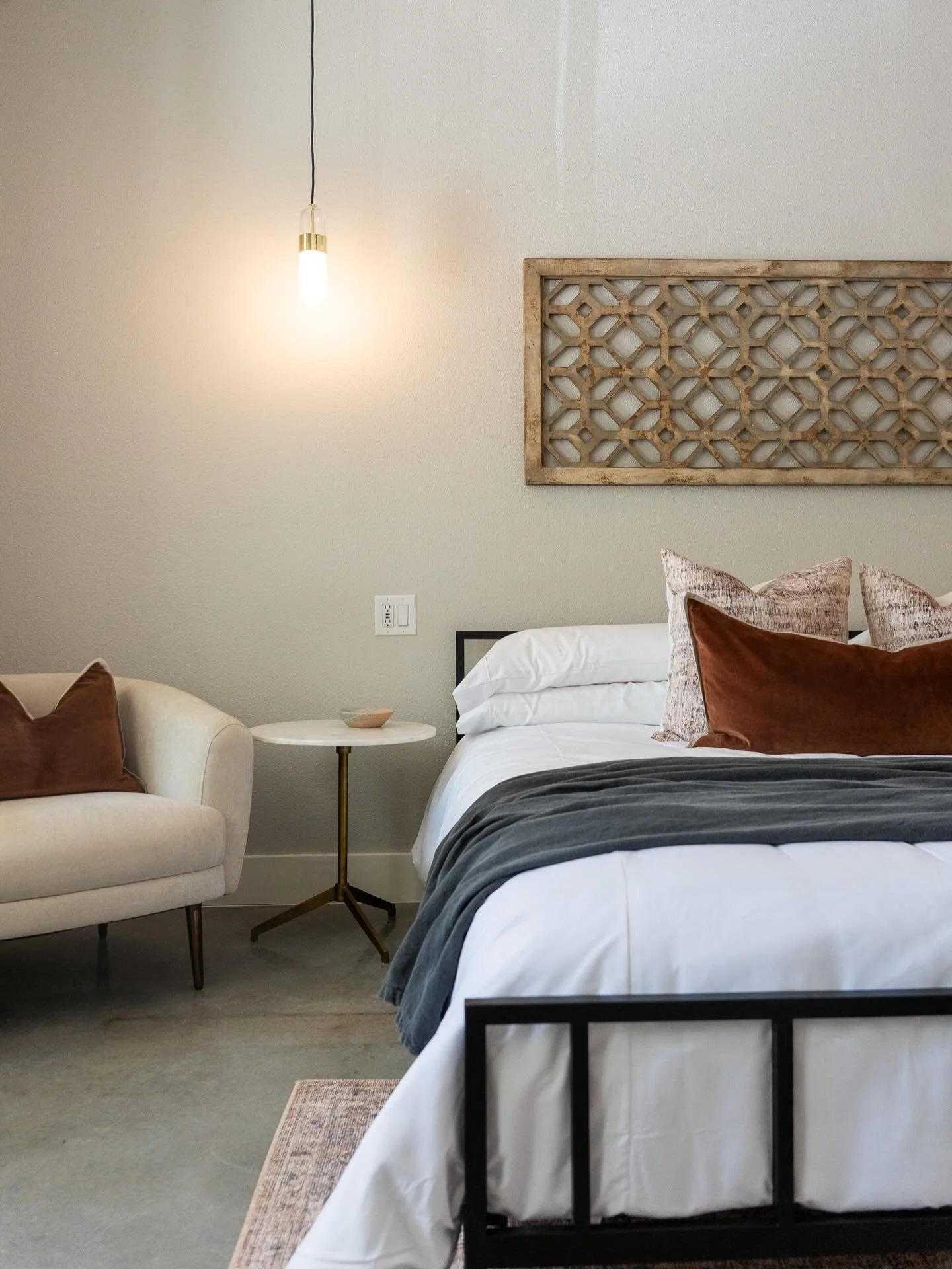No. 4 at Austin Four Twelve is the kind of stay that feels effortless&mdash;bright, welcoming, and perfectly placed for a Fredericksburg getaway. Cozy mornings, wine country afternoons, and quiet evenings on the porch.