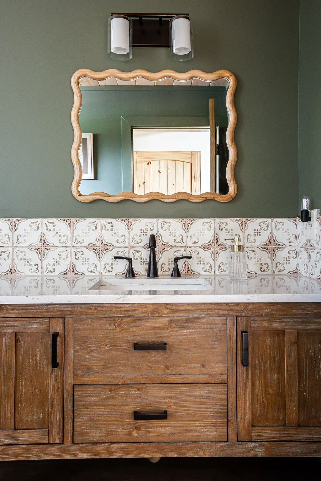 Porch-Light-Hospitality-Wylde-Skyes-Bathroom.jpg