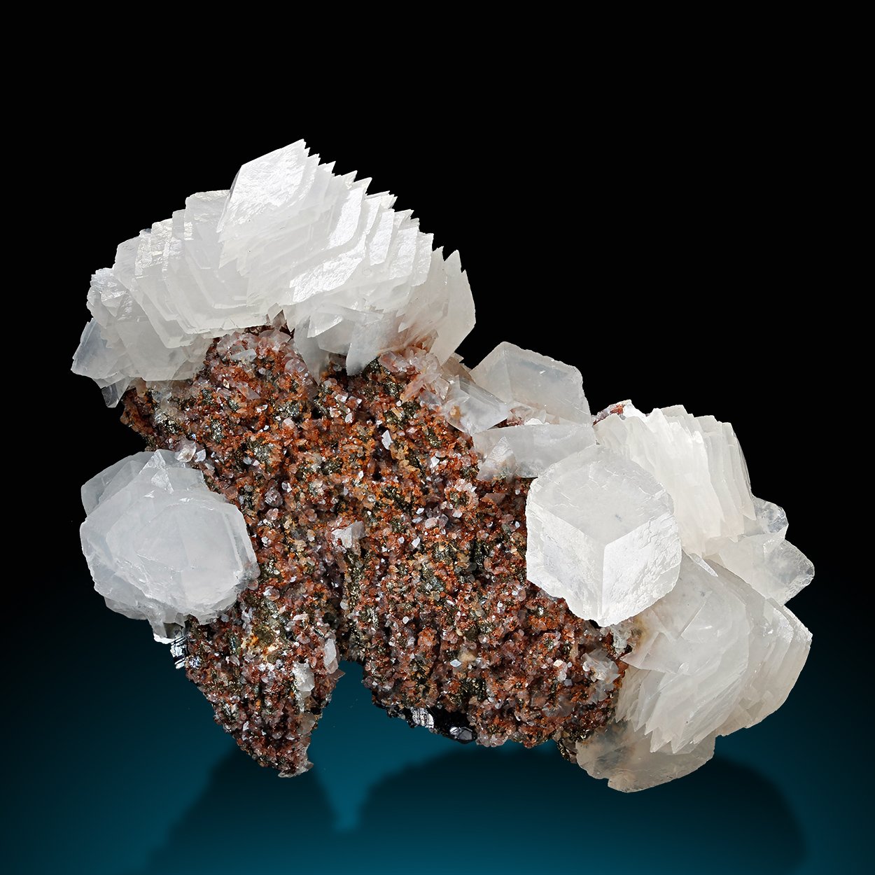 Calcite on Pyrite, Siderite and Sphalerite (M771)