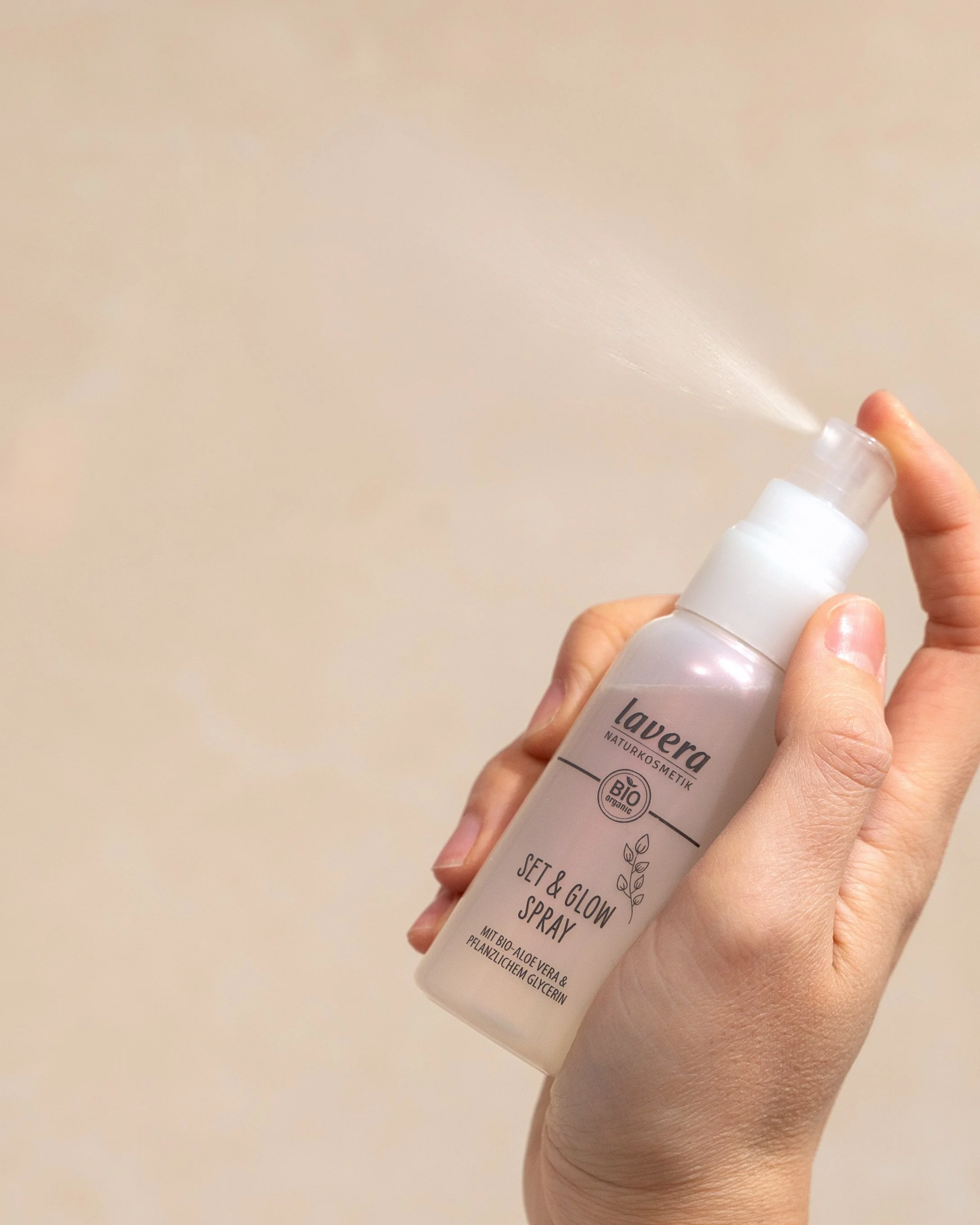 Set_&_Glow_Spray_In_Use.jpg