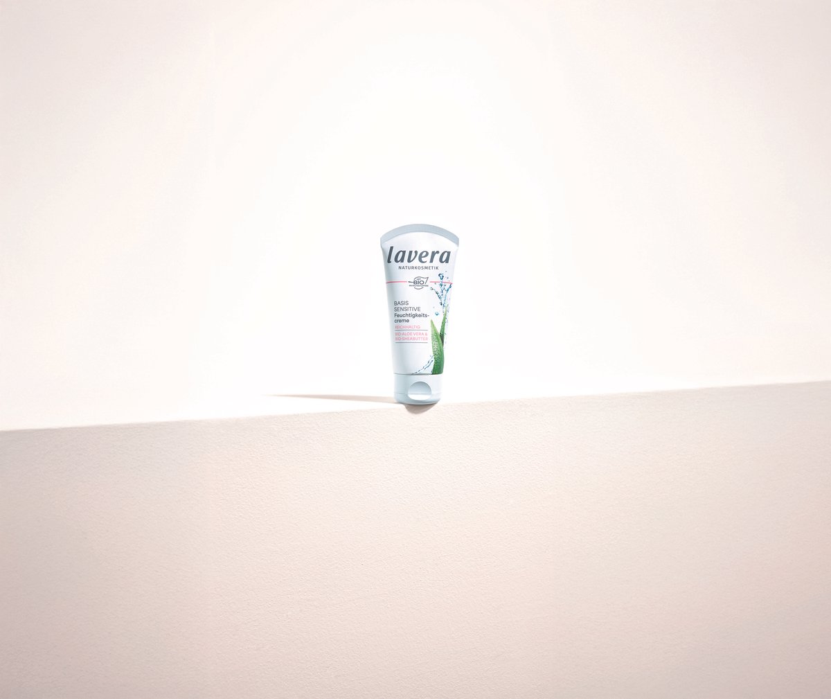 Basis_Sensitive_Regenerating_Moisturising_Cream.jpg