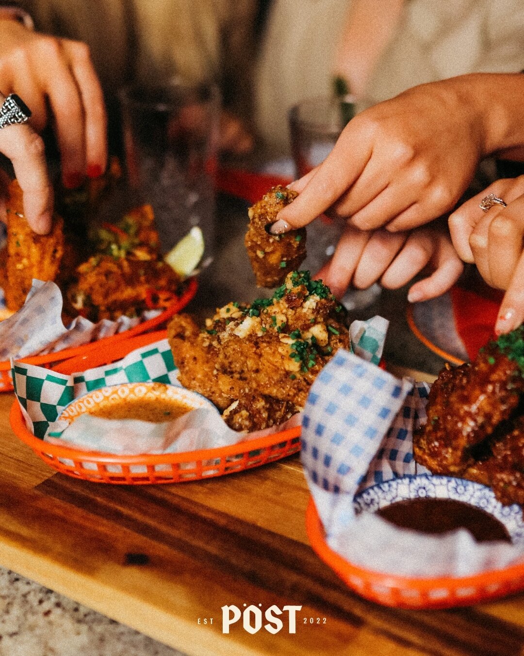 Dig into our Wunderbar Wings &amp; 2-4-1 cocktails!

90 mins of Bottomless Wings. Choose from; Hot, BBQ, Honey and Mustard flavours.

4pm till 10pm, last orders 8.30pm. Happy Thursday!

Book your table now, link in bio.

#postbournemouth #hausofbotto