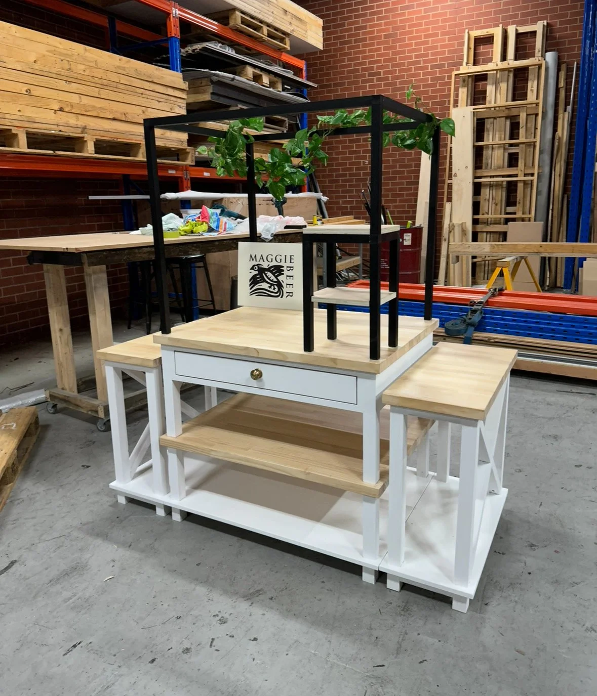 Producer, Construction