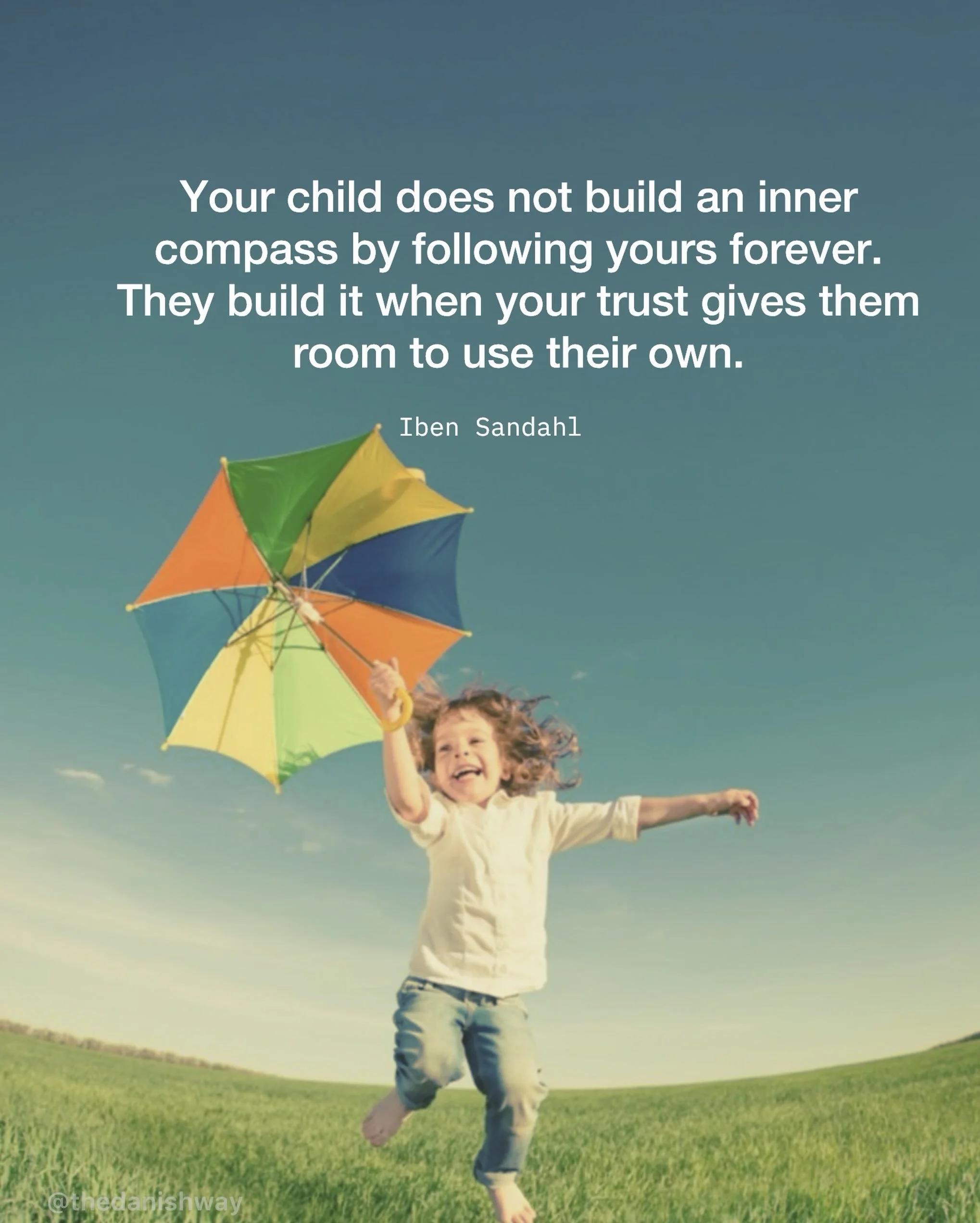 As parents, it can be surprisingly difficult to know when to help and when to stay a little in the background. Your child wants to pour the milk, walk into school alone, climb higher in the tree, order their own food or deal with something that happe