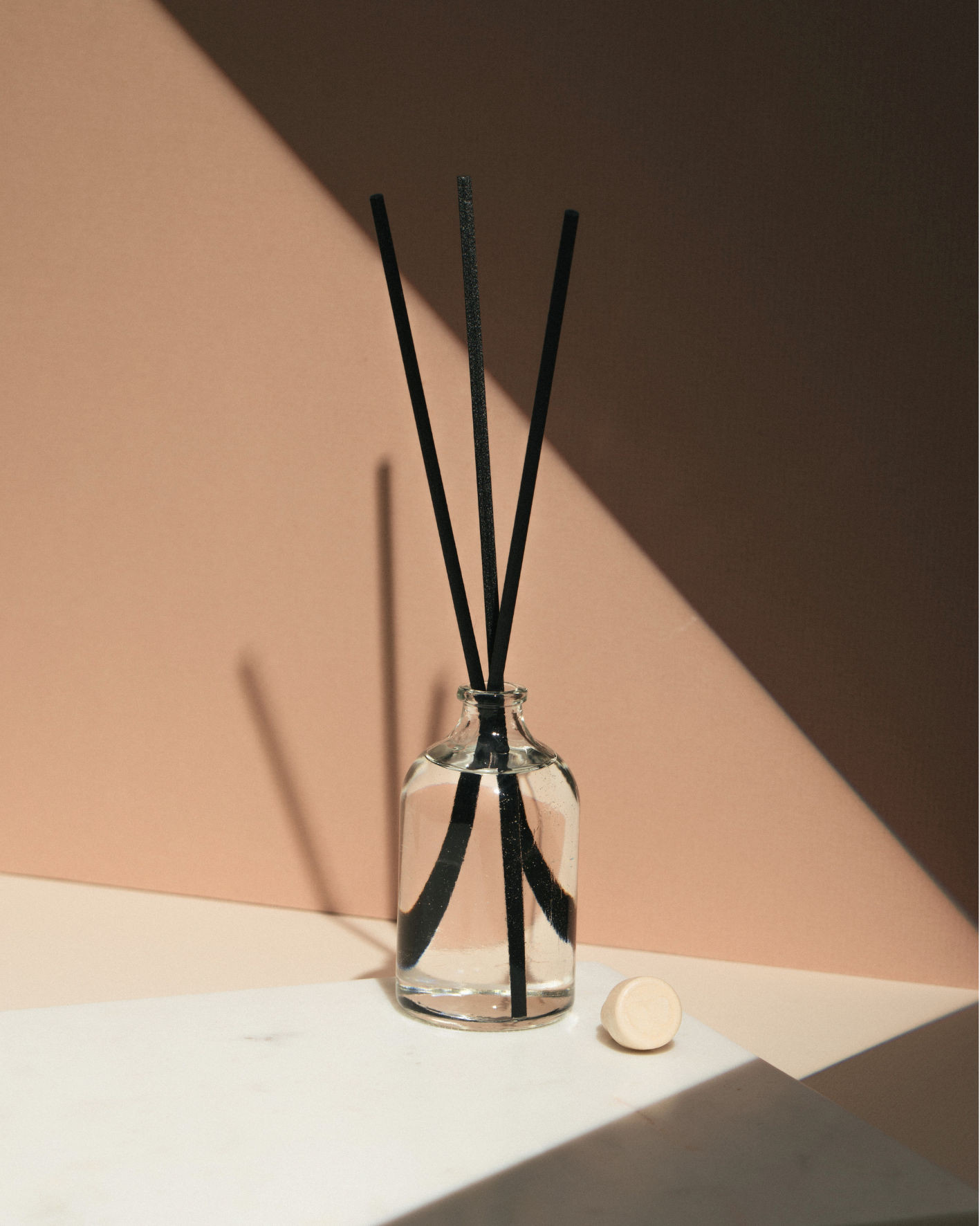 apothecary reed diffuser clear.png
