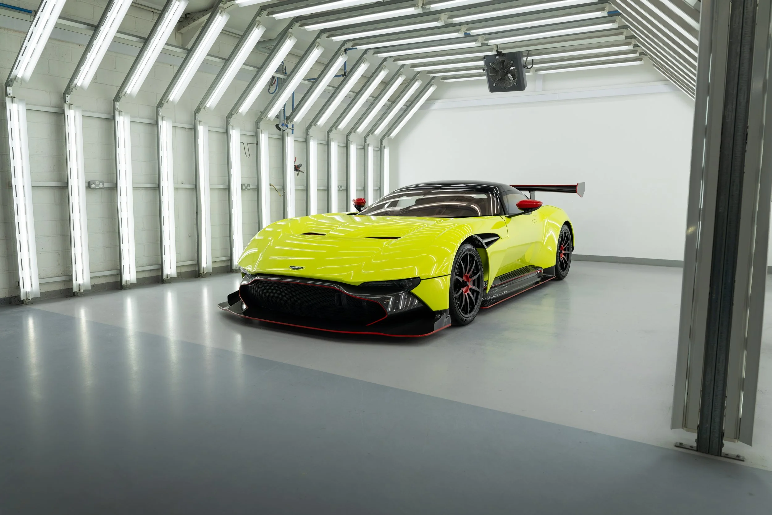 Aston Martin Works - The Vulcan Project