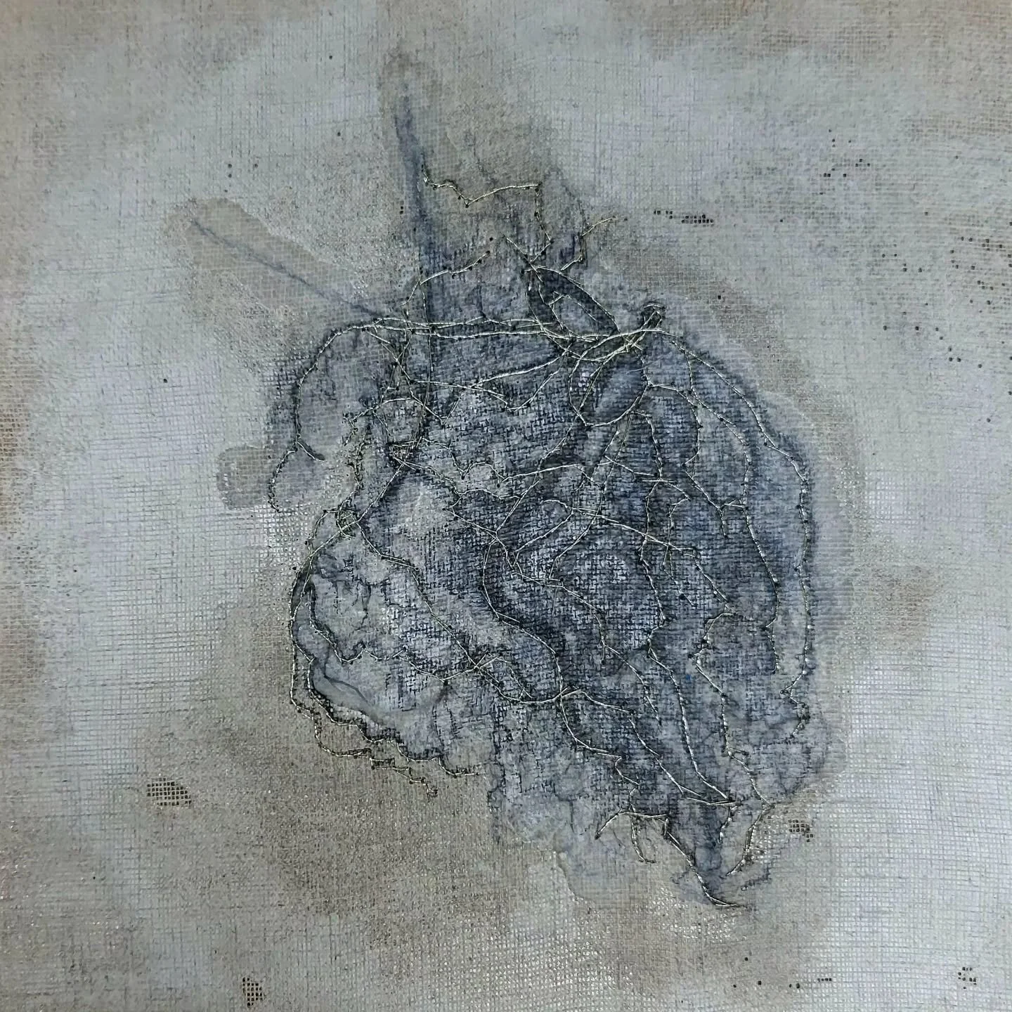 Second verse, same as the first. Or third verse, as the case may be. I've now made 3 iterations of the same #corona #angiogram That's all I want to do with my life: draw and embroider angiograms.

#graphite #rabbitskinglue ##acrylic and #embroidery o