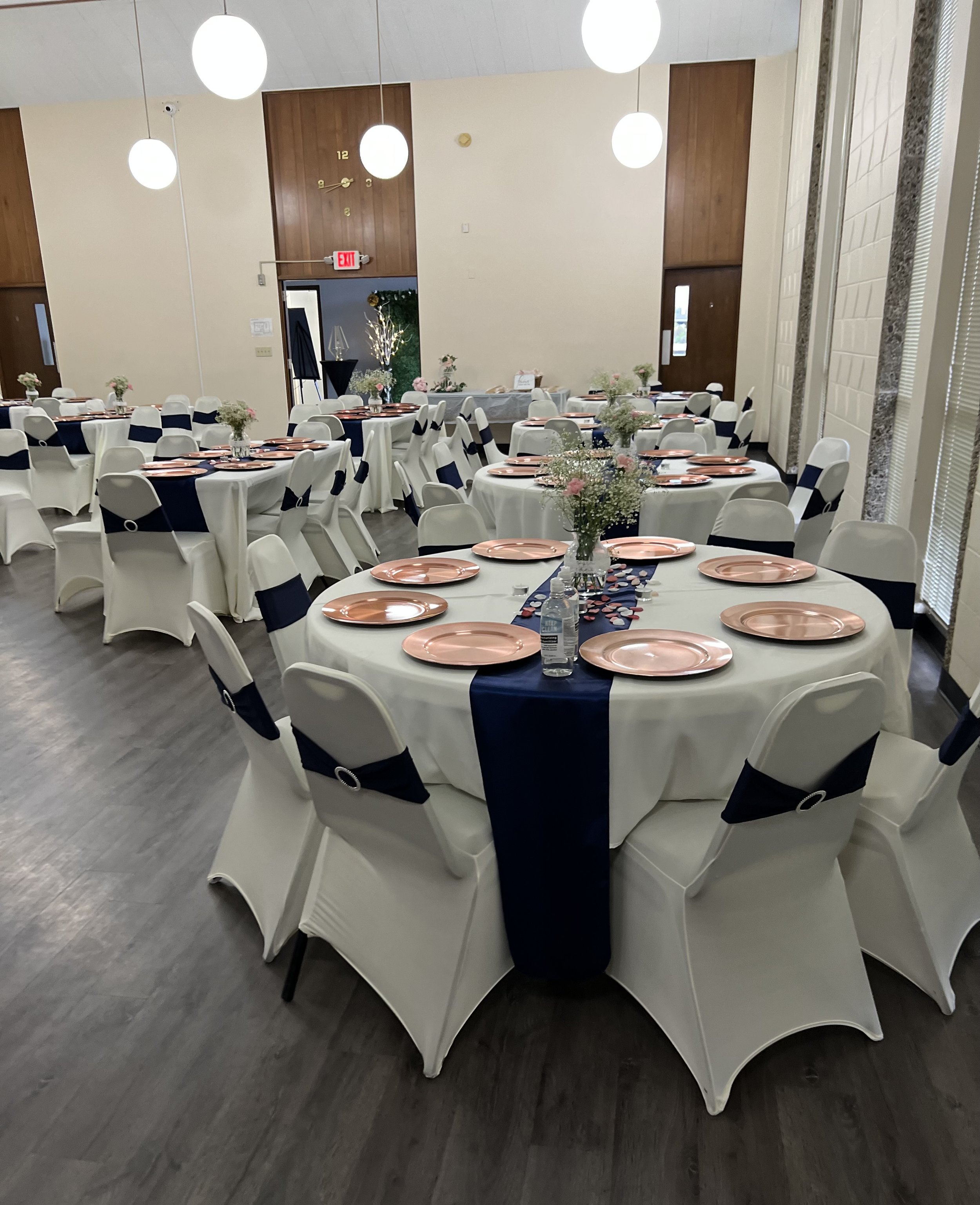 WEDDING TABLE 1.jpg