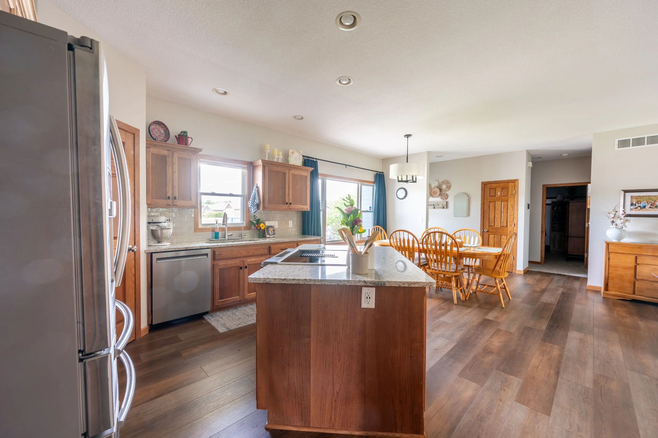 Full Kitchen Side