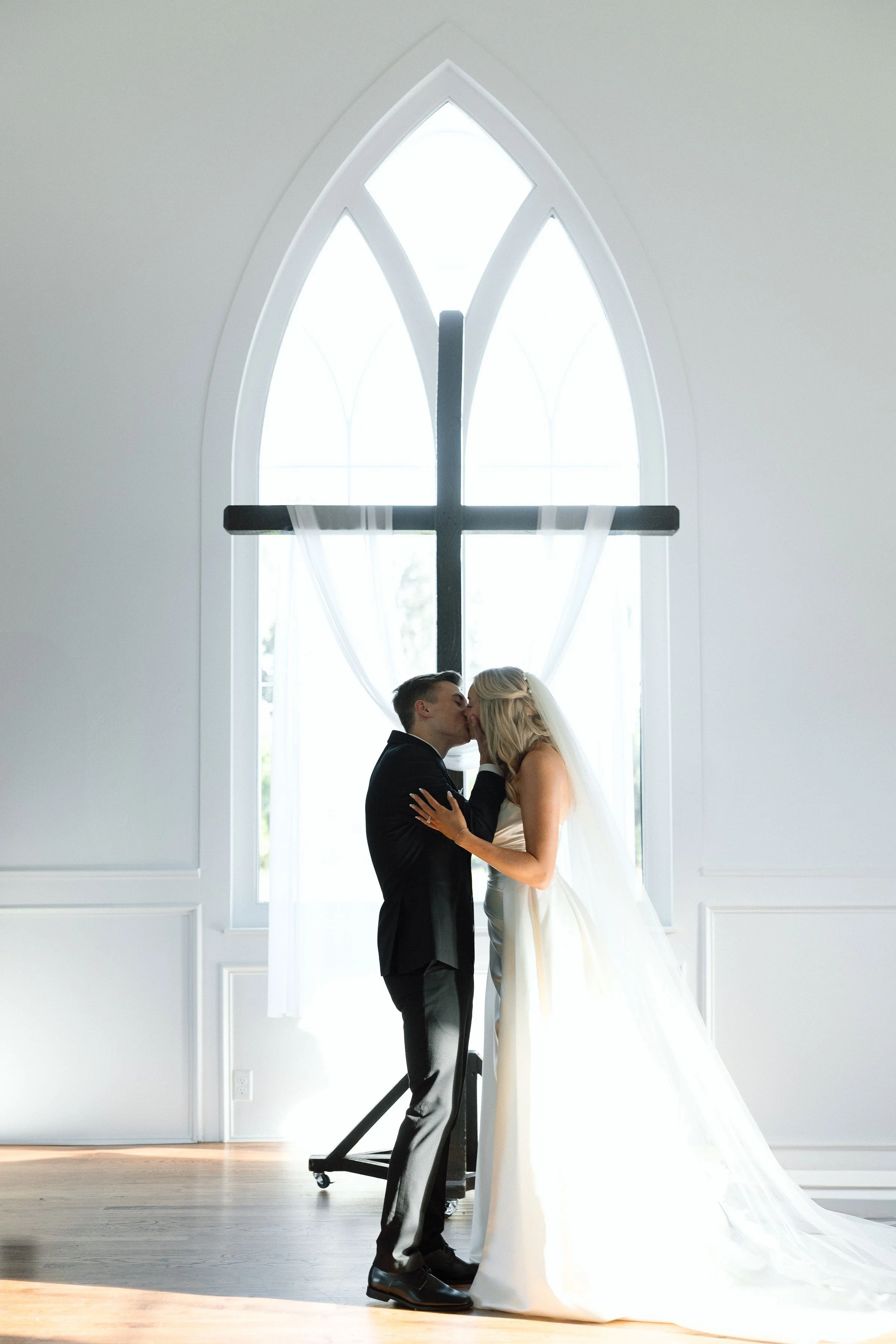 Asley & Logan’s Elegant Wedding at The Springs in Edmond