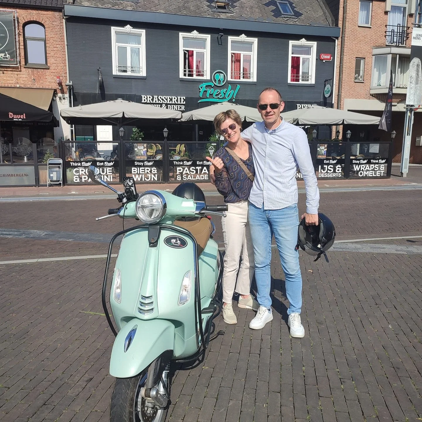 Klaar voor vertrek! 🛵Wat foto&rsquo;s van afgelopen weekend 😎

Wil jij deze zomer ook een ritje maken? Boek op tijd, zeker in het weekend!
💻 www.scooterverhuurpelt.be

Vragen?
📩 info@scooterverhuurpelt.be

#vespaverhuur #zomeruitstapje #weekendvi