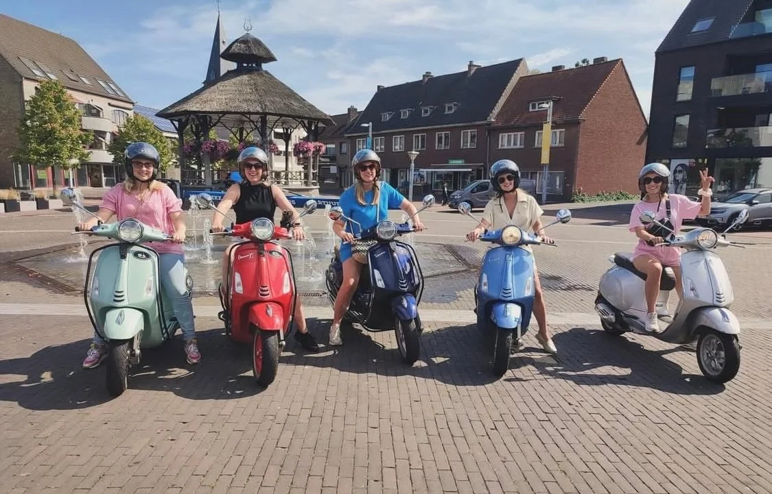 Na een lange winter staan we weer te popelen&hellip; 🛵✨

Over minder dan 2 weken is het zover: vanaf 1 april starten we opnieuw met het Vespa-seizoen!

En dat kan niet beter getimed zijn, want dat weekend begint ook de paasvakantie 🐣
Het perfecte m