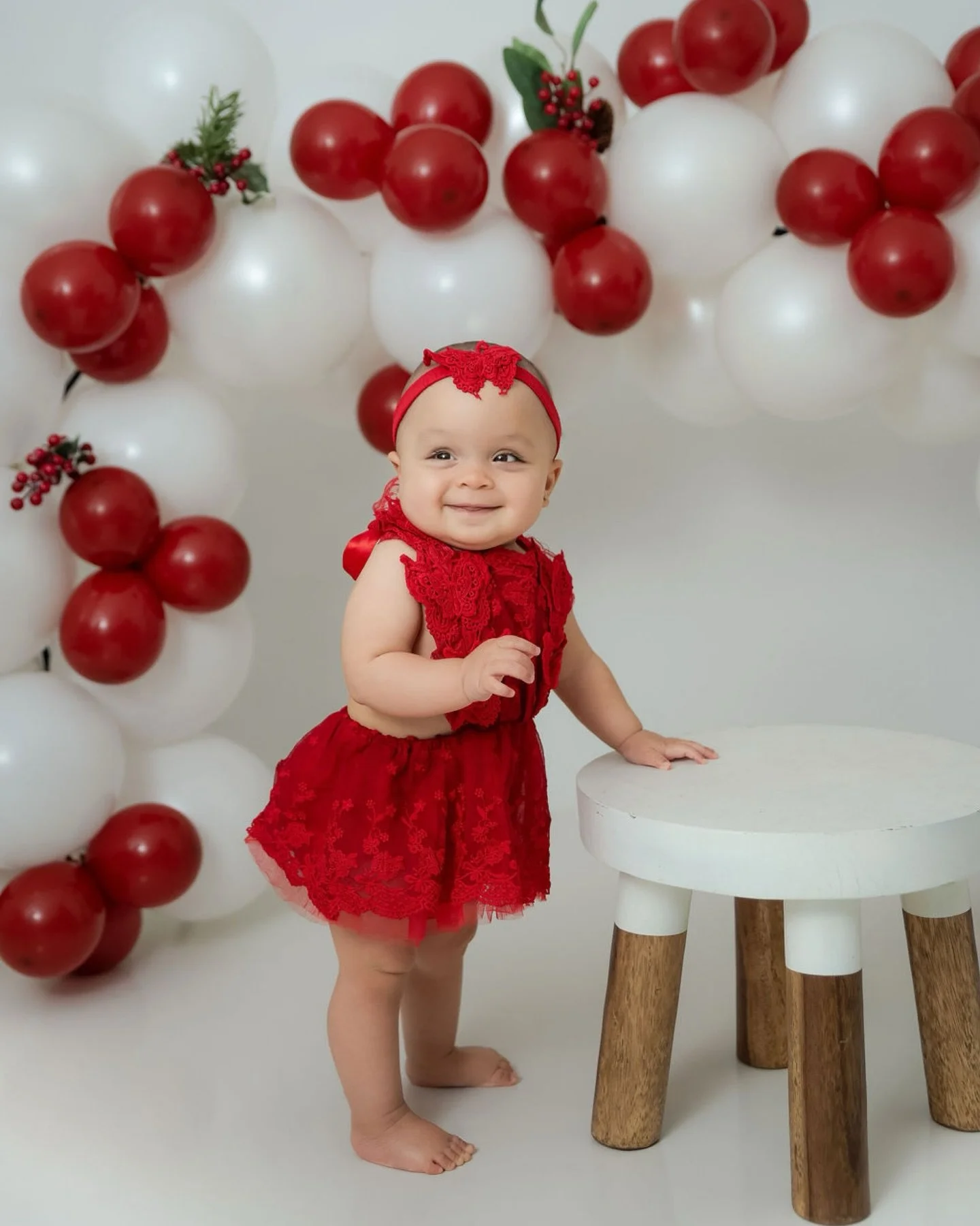 Holidays but birthday edition 😍🥰 #cakesmash #nycphotographer #queensphotographer #cakesmashphotographer #firstbirthdayphotoshoot