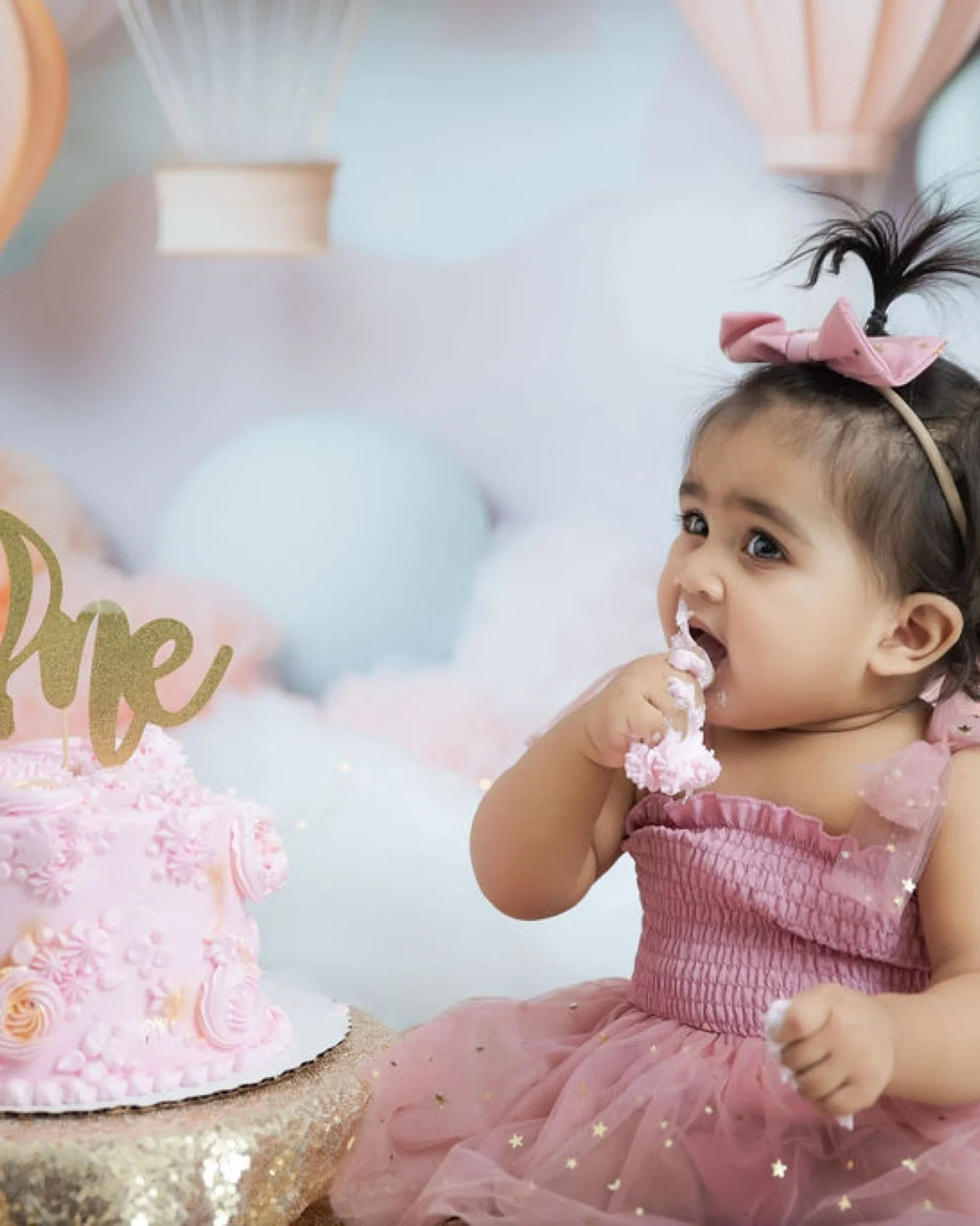 One of a kind 🩵 #cakesmash #nycphotographer #milestonesession #familyphotographer #cakesmashphotographer