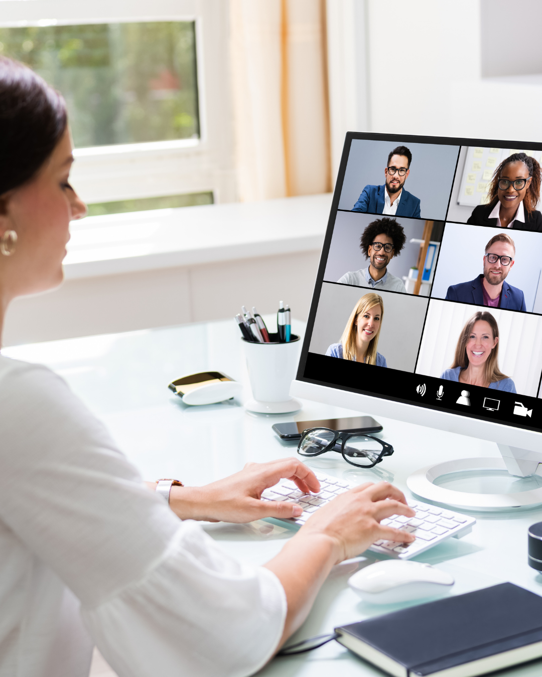 Tech founder in online pitch coaching session with a communication coach