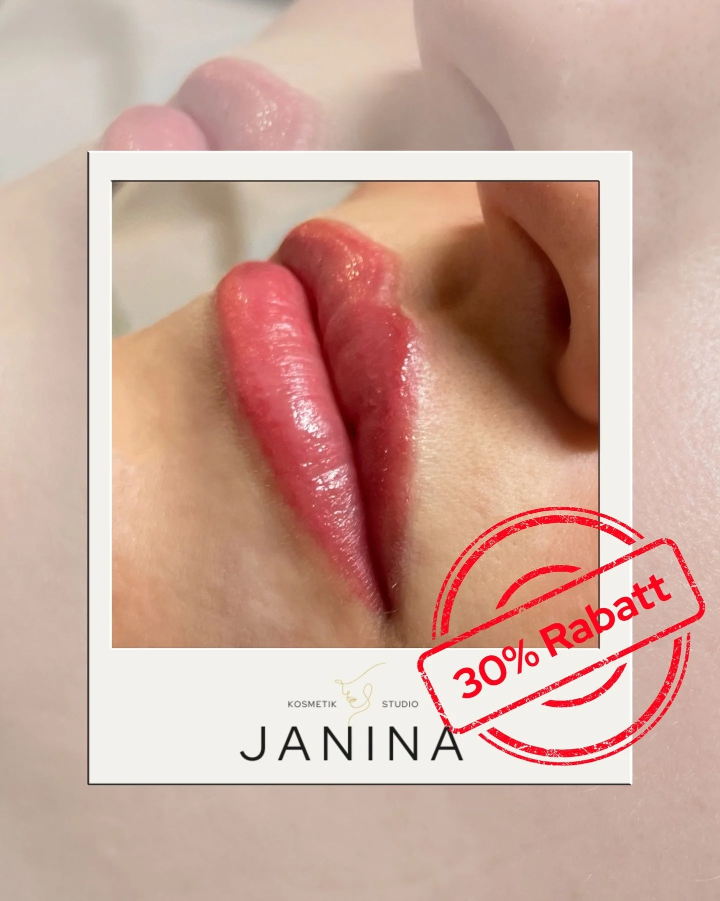 Auf dem Bild sieht mal ein Permanent Make up Lippen, mit einer zarten Aquarell Technik: direkt nach der Pigmentierung!

 👉🏻 was haben wir gemacht ?
Die Kundin hat sich mehr Volumen gew&uuml;nscht und &bdquo;lass uns bitte &uuml;ber den &bdquo;Telle
