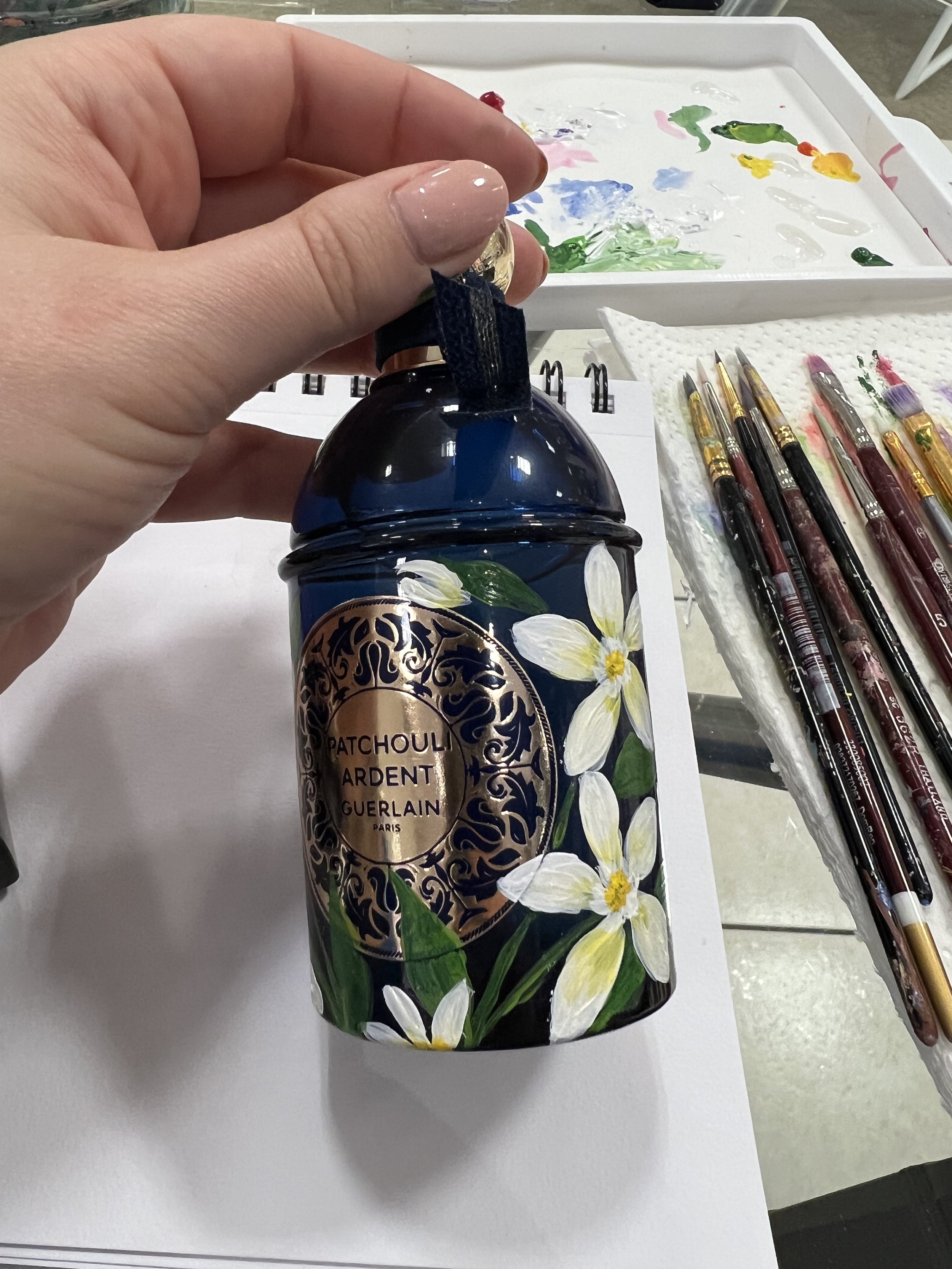 montreal-live-painter-personalizes-luxury-bottles-for-mothers-day.jpeg
