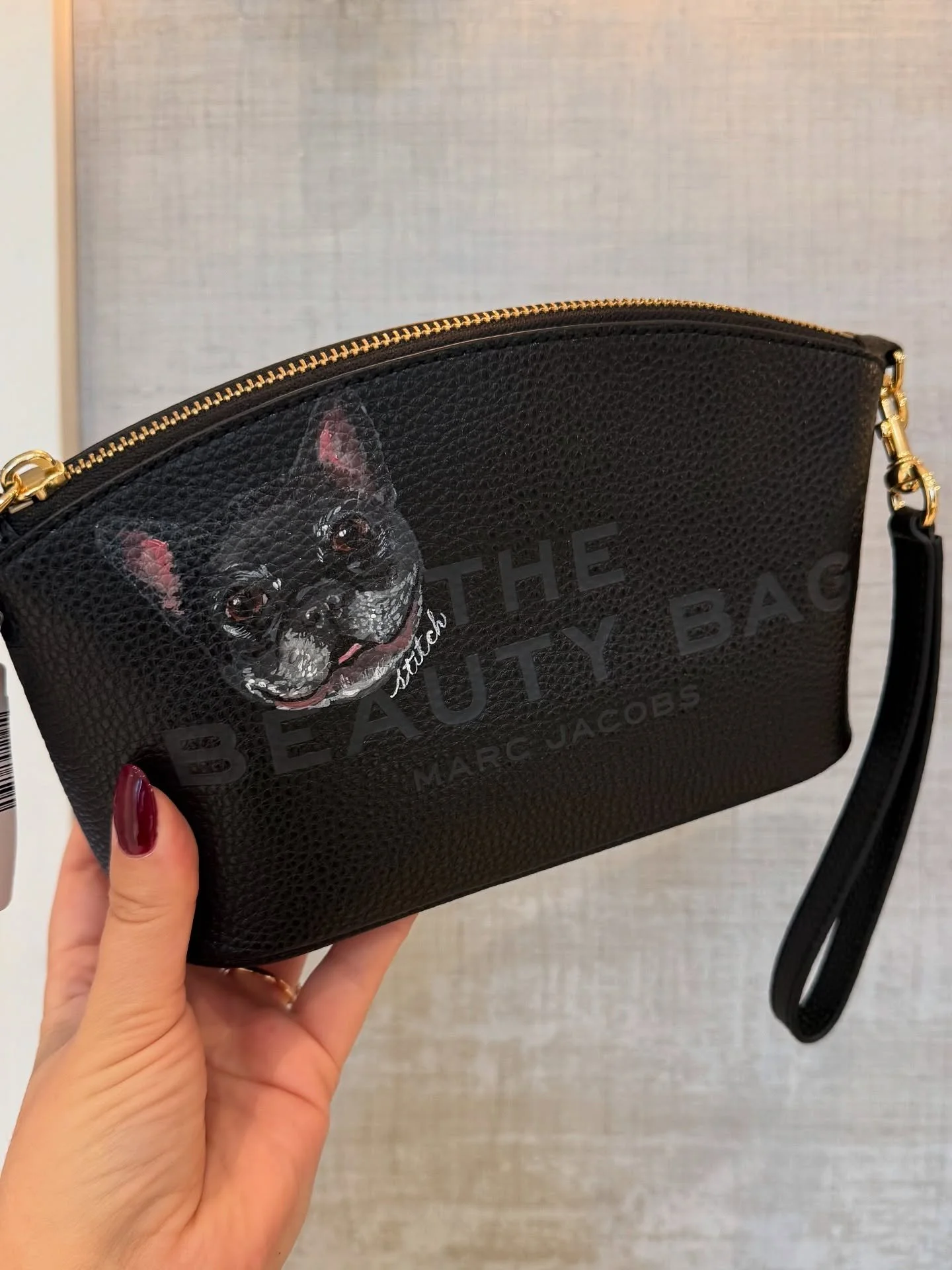 Event Announcement: Pet Portraits are baaaack babes! I&rsquo;ll be at @holtrenfrewogilvy this Saturday November 15th &amp; Sunday, November 16th, painting your fur children in Marc Jacobs bags once again 👜 I&rsquo;ll be there 12-5pm both days. Remem