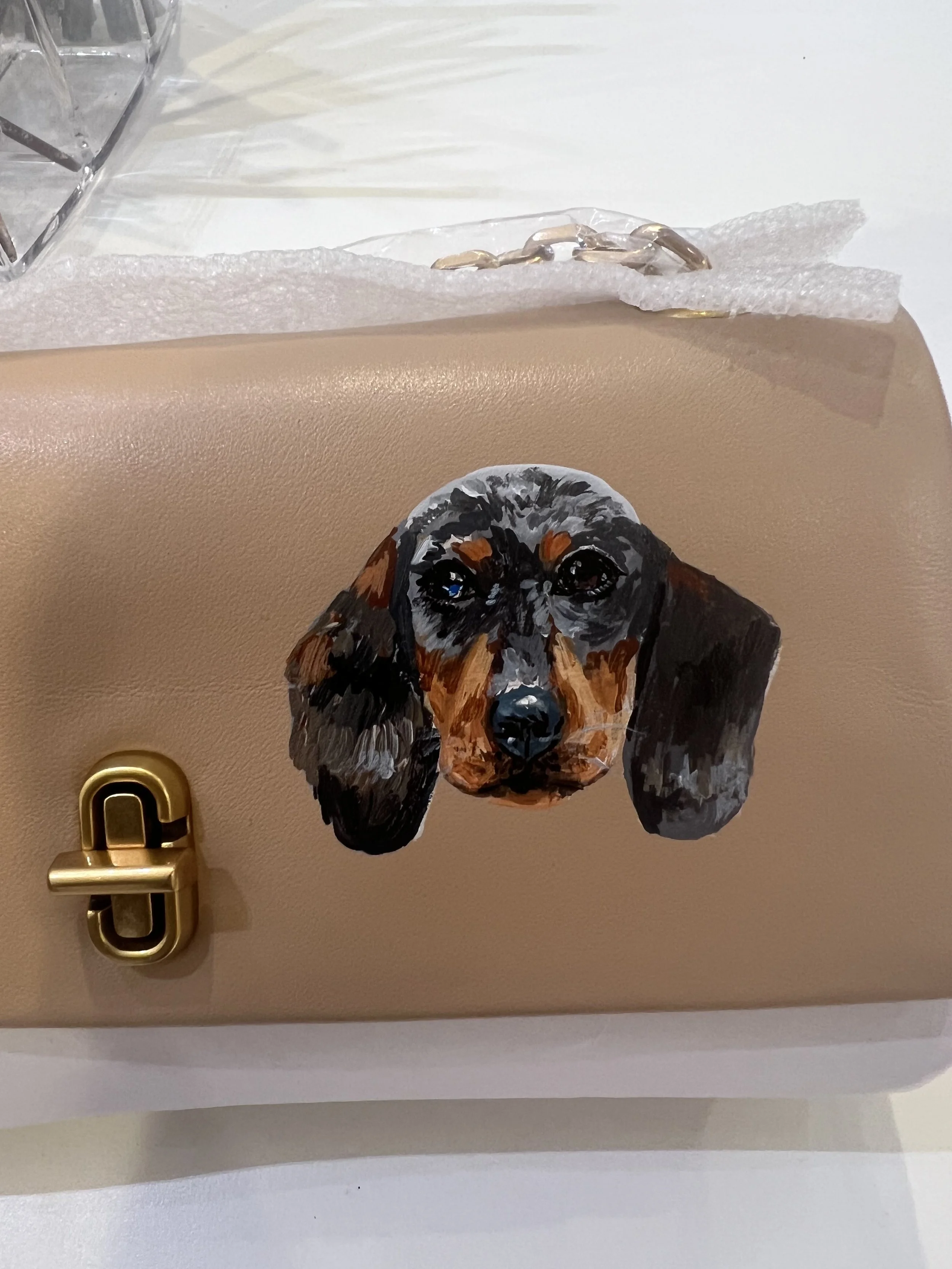 dachshund-portrait-on-leather-handbag-by-montreal-artist-jodi-tellier.jpeg