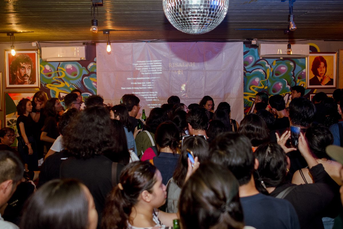 Mass Karaoke Worship