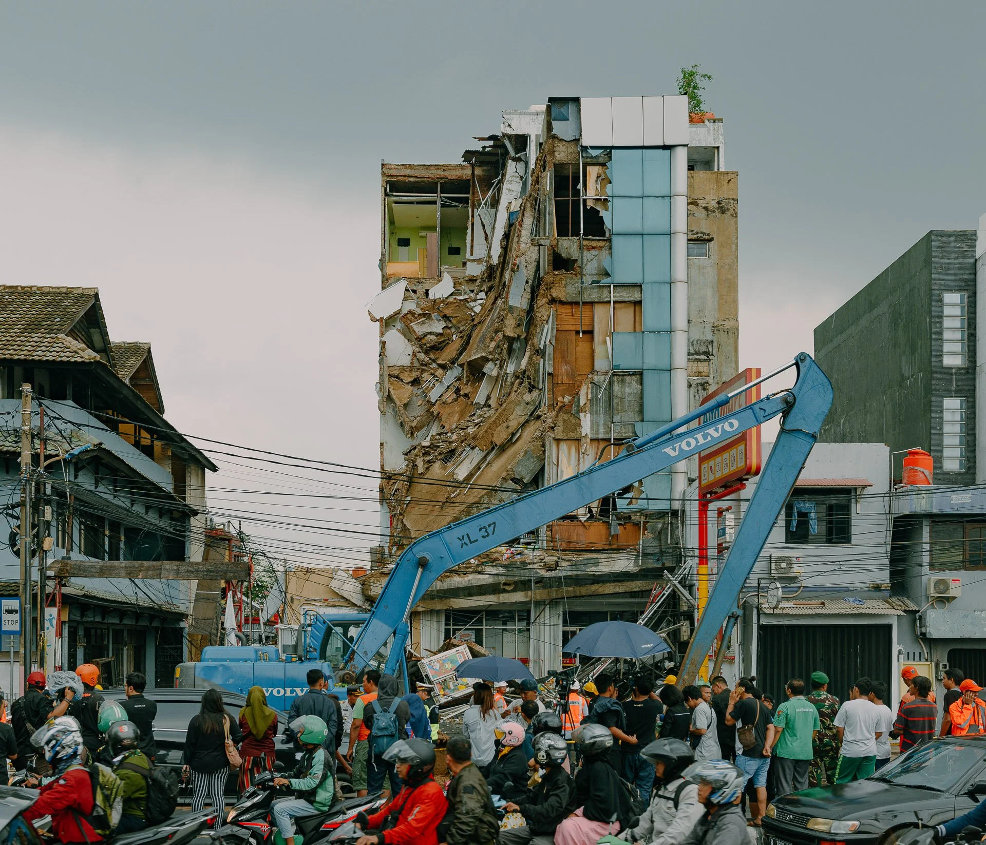 The Stagnant Water Collapsed a Building